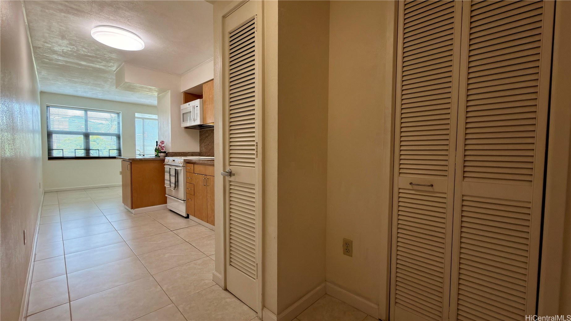 545 Queen Street 334 Property Photo 2
