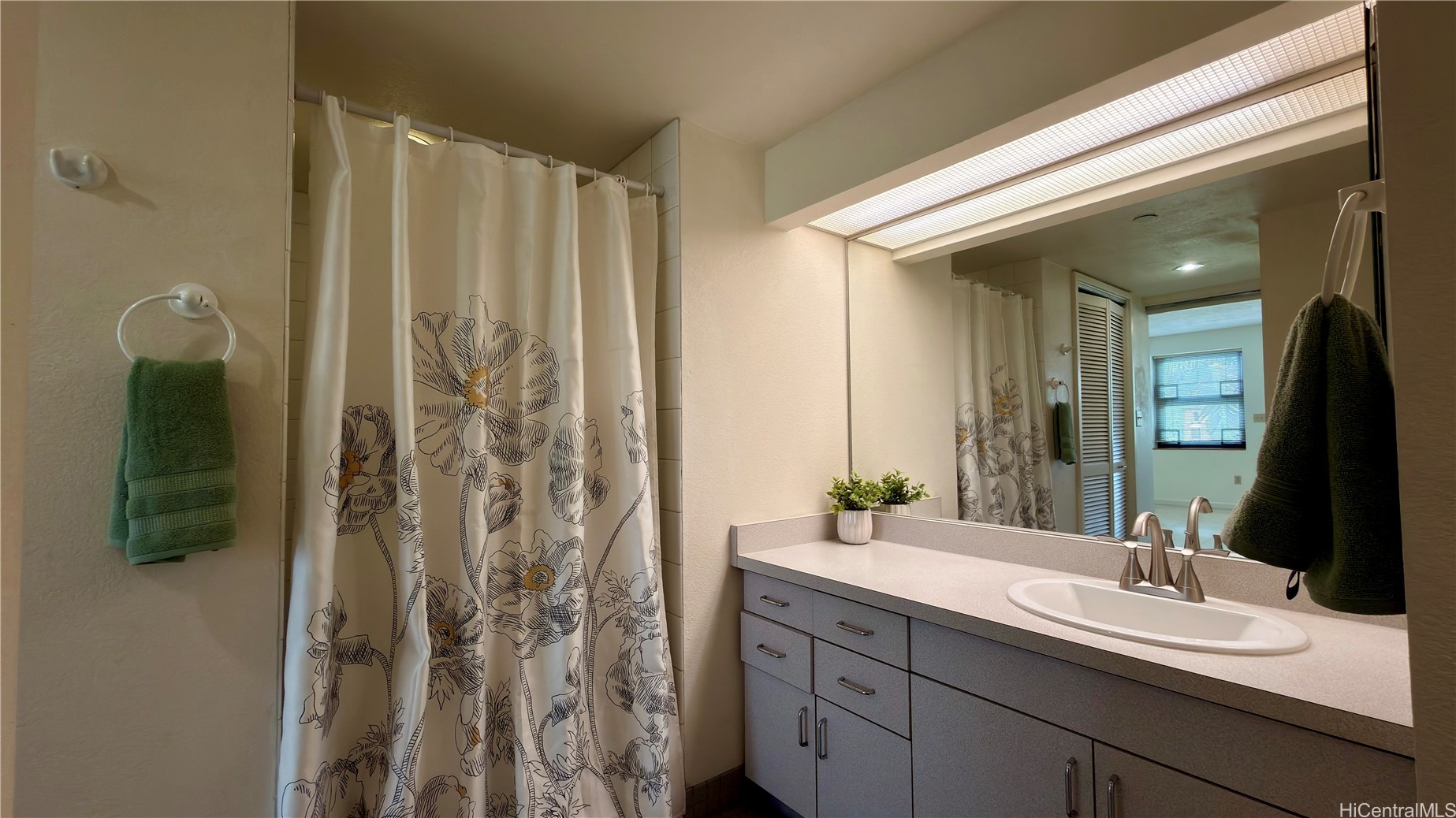 545 Queen Street 334 Property Photo 7