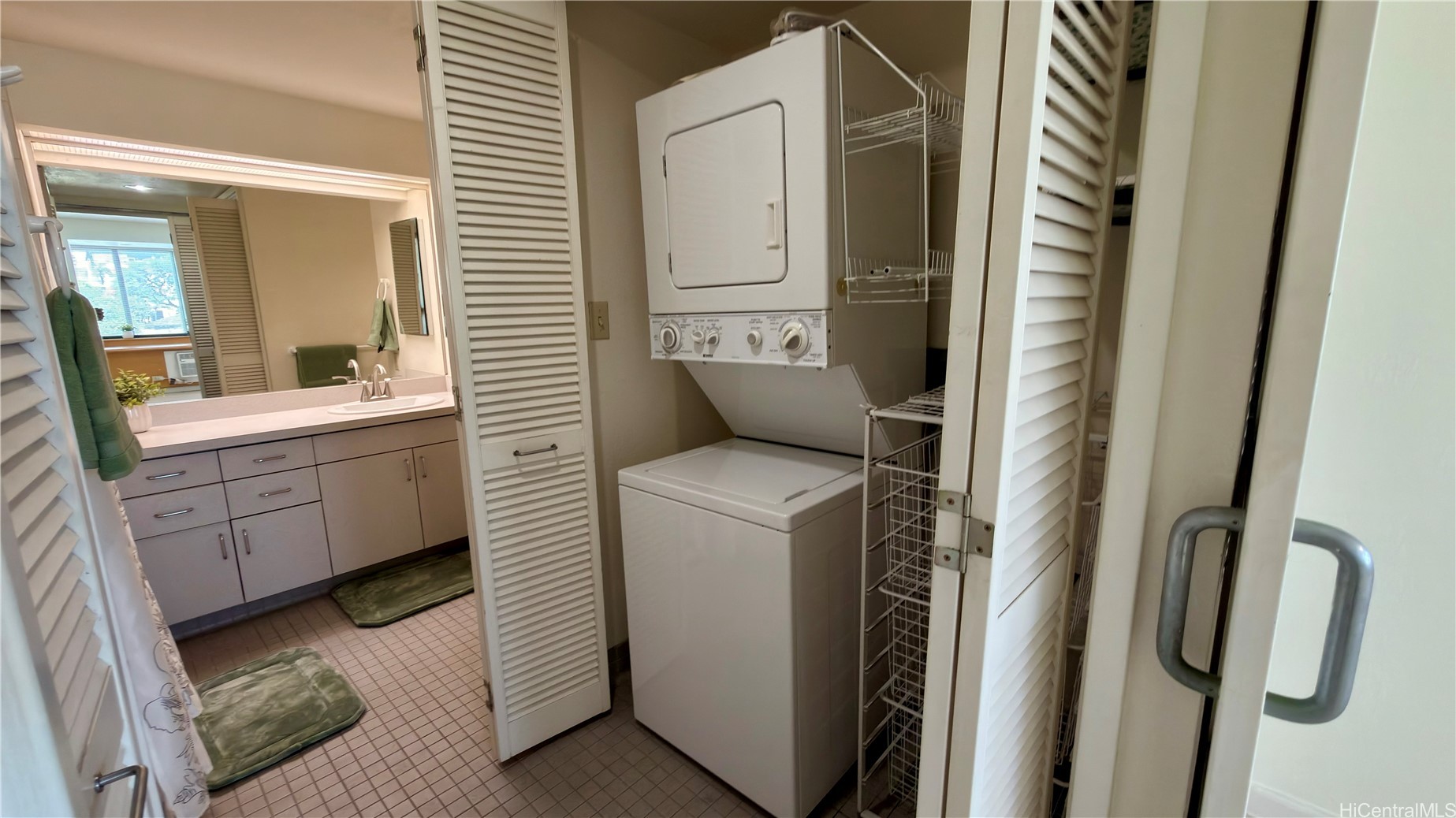 545 Queen Street 334 Property Photo 8