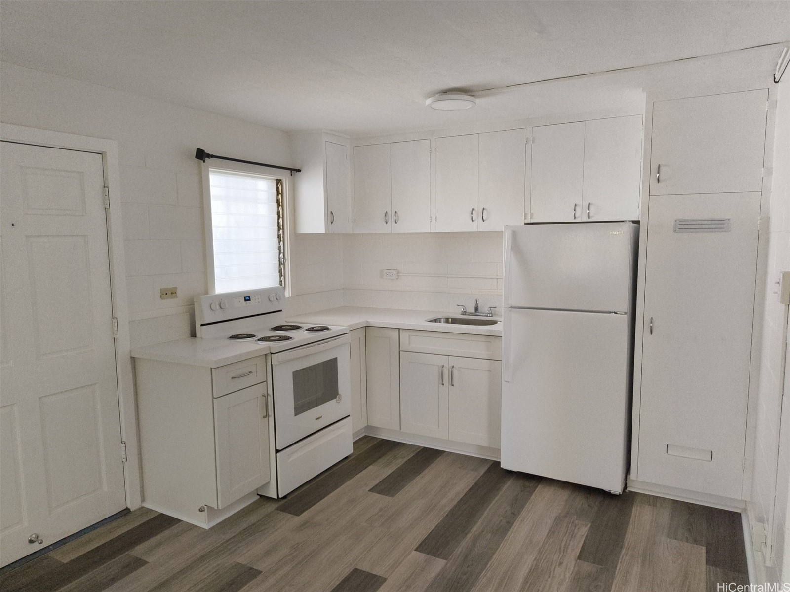 1228 Lunalilo Street 105 Property Photo 1