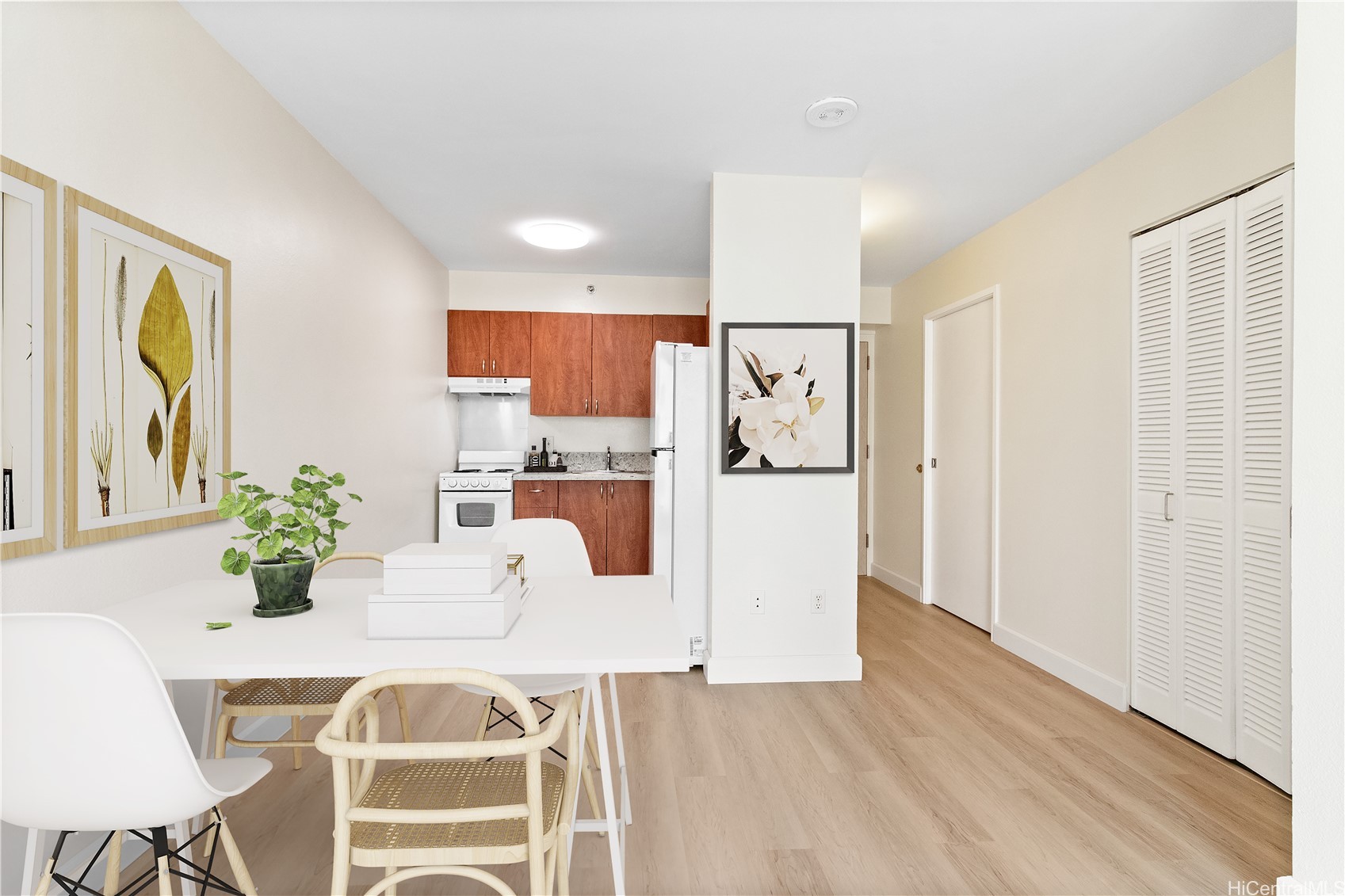 1448 Young Street 604 Property Photo 2