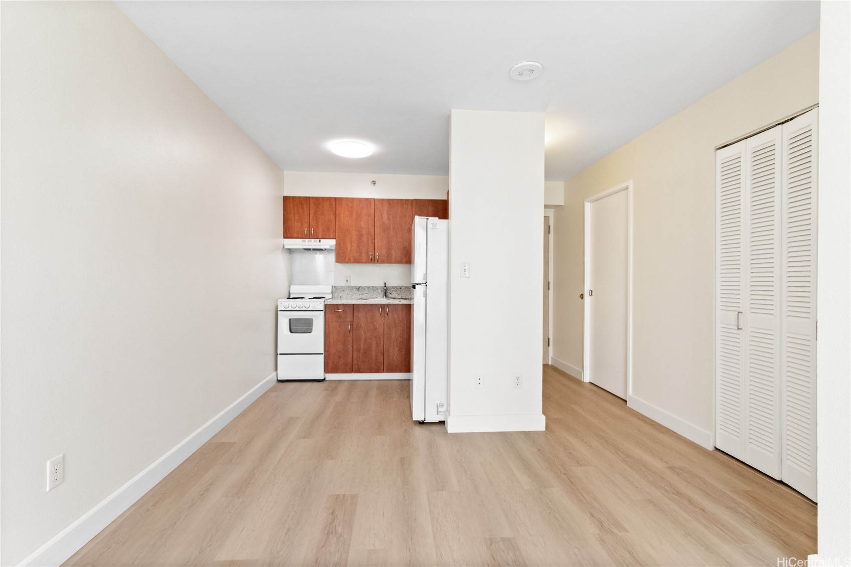 1448 Young Street 604 Property Photo 8