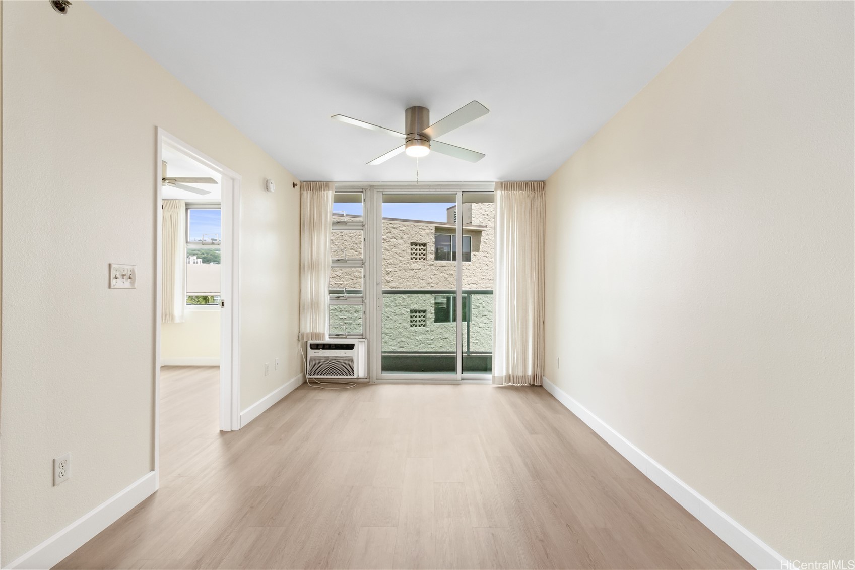 1448 Young Street 604 Property Photo 9