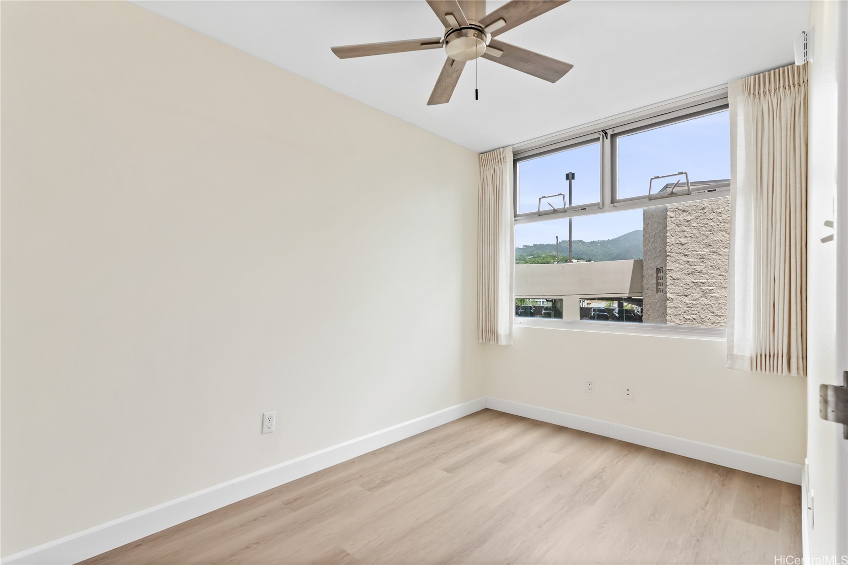 1448 Young Street 604 Property Photo 10