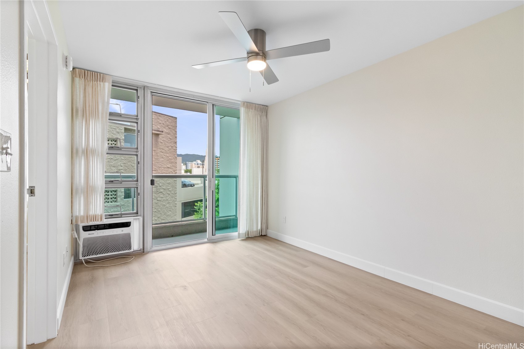 1448 Young Street 604 Property Photo 11