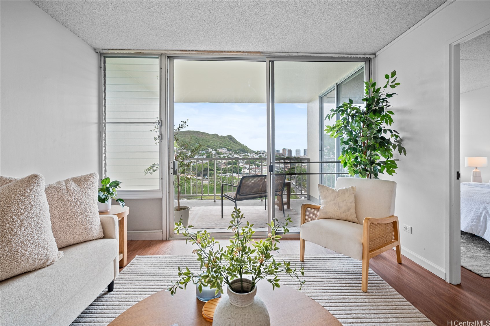 2029 Nuuanu Avenue 1202 Property Photo 1