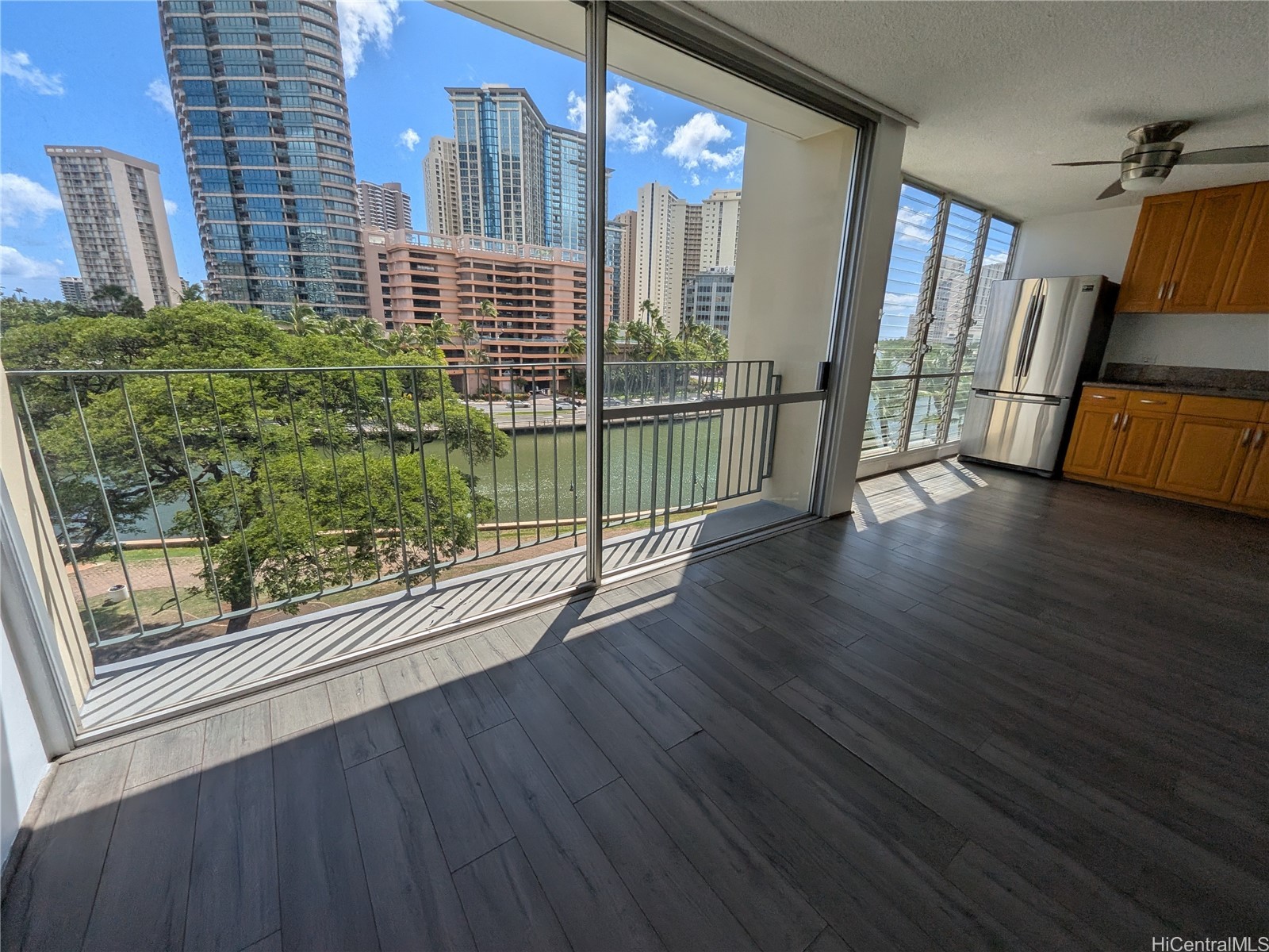 620 Mccully Street 606 Property Photo 1