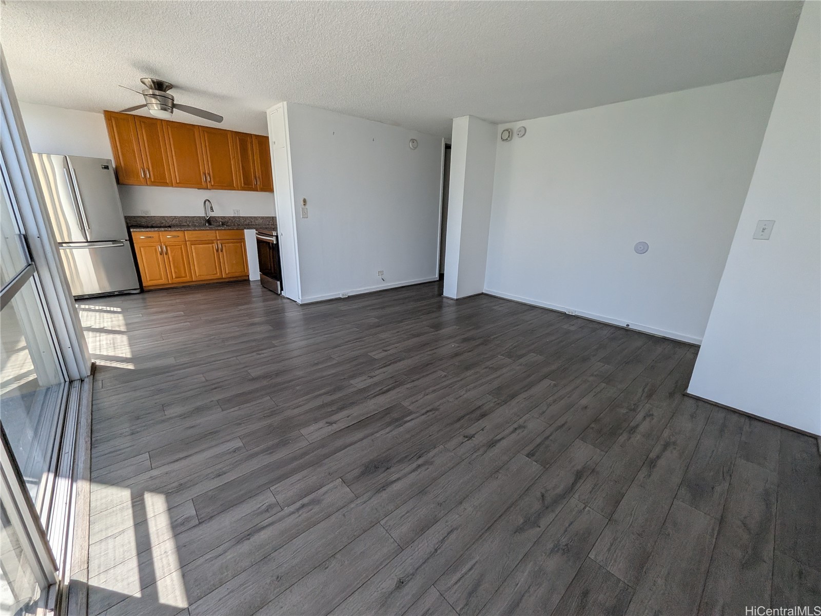 620 Mccully Street 606 Property Photo 3