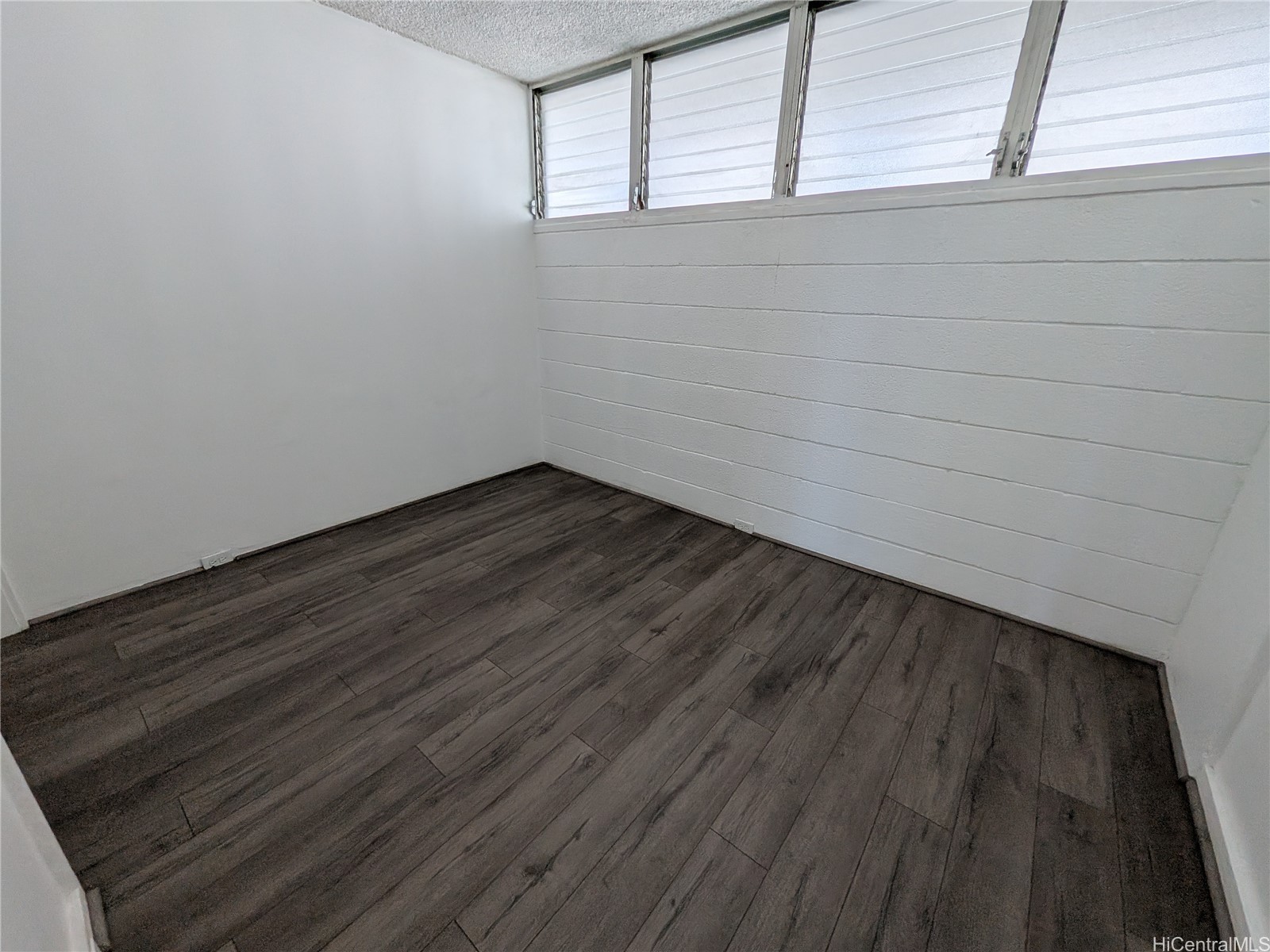 620 Mccully Street 606 Property Photo 9