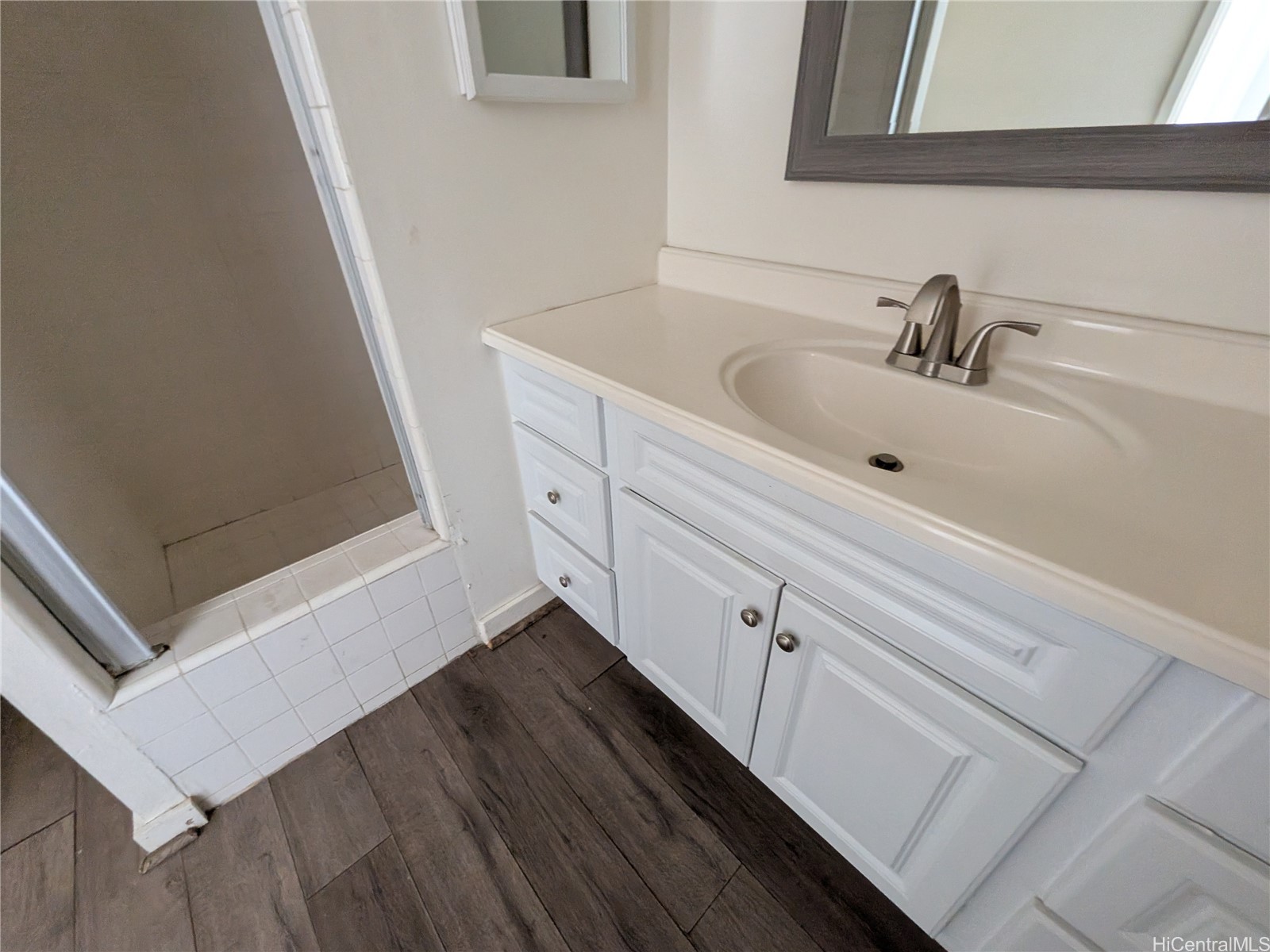620 Mccully Street 606 Property Photo 10