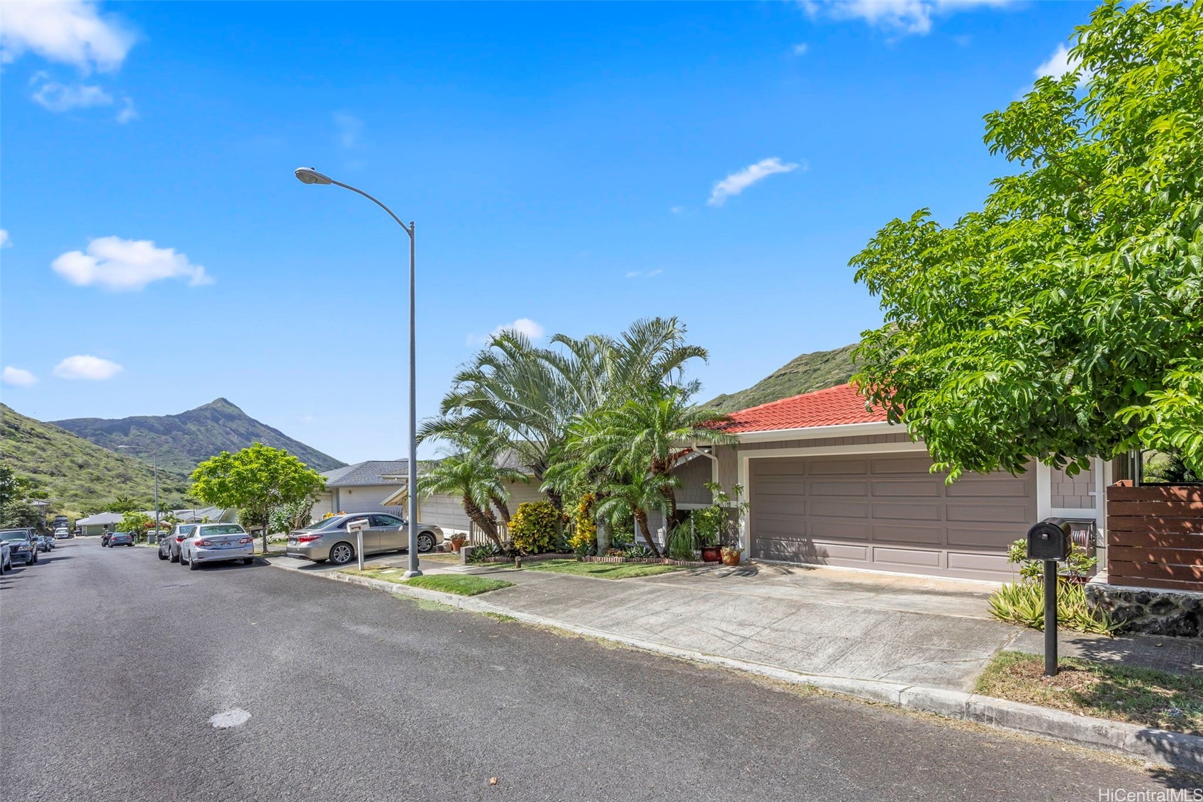 1465 Miloiki Street Property Photo 2