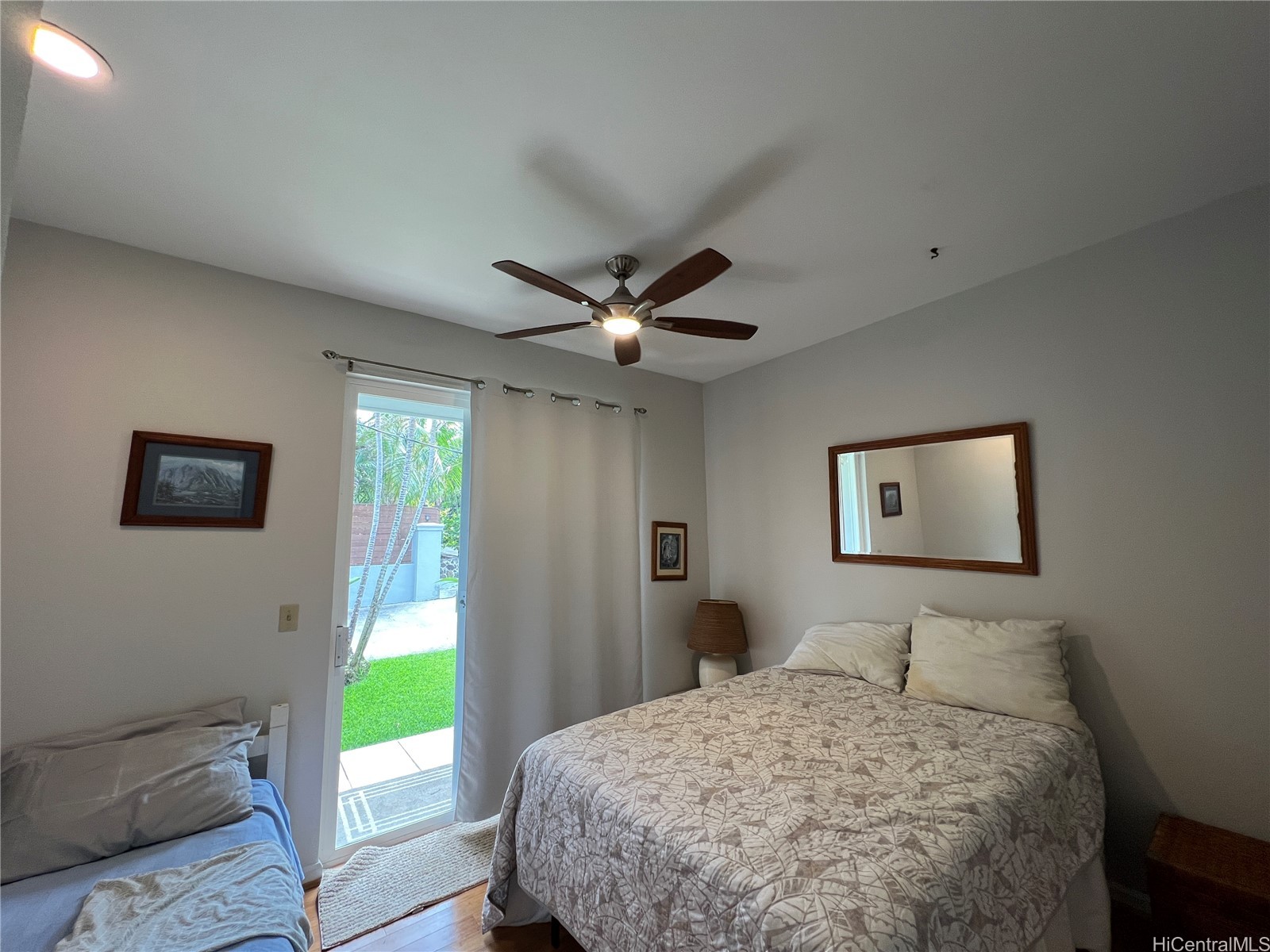 864 Aalapapa Drive Property Photo 8