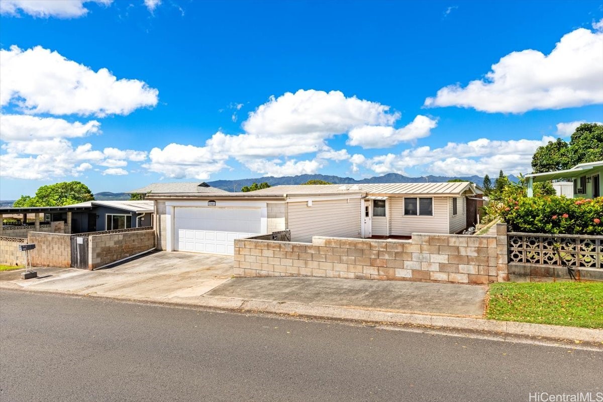 2040 Komo Mai Drive Property Photo 1