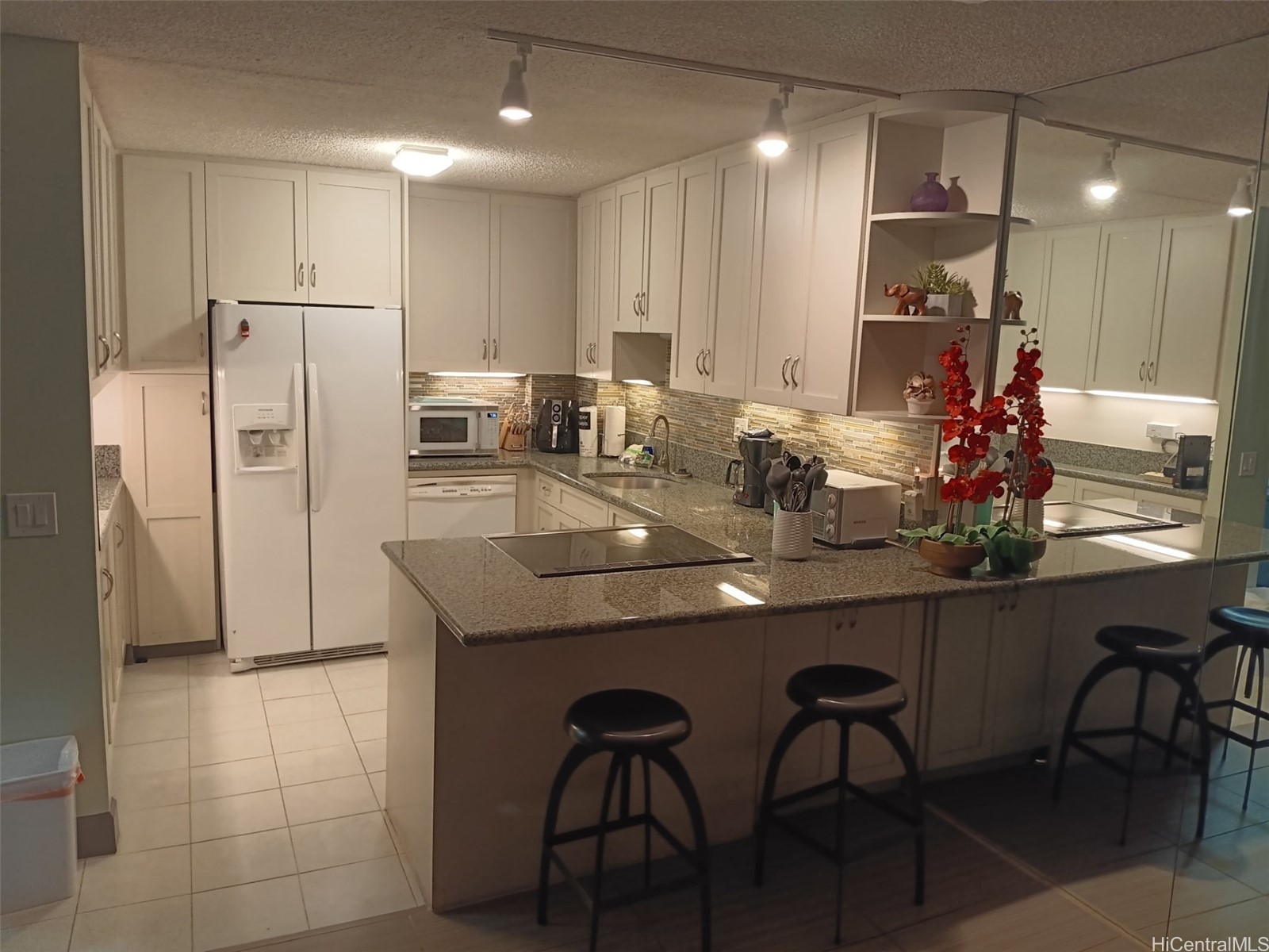 2240 Kuhio Avenue 3207 Property Photo 4