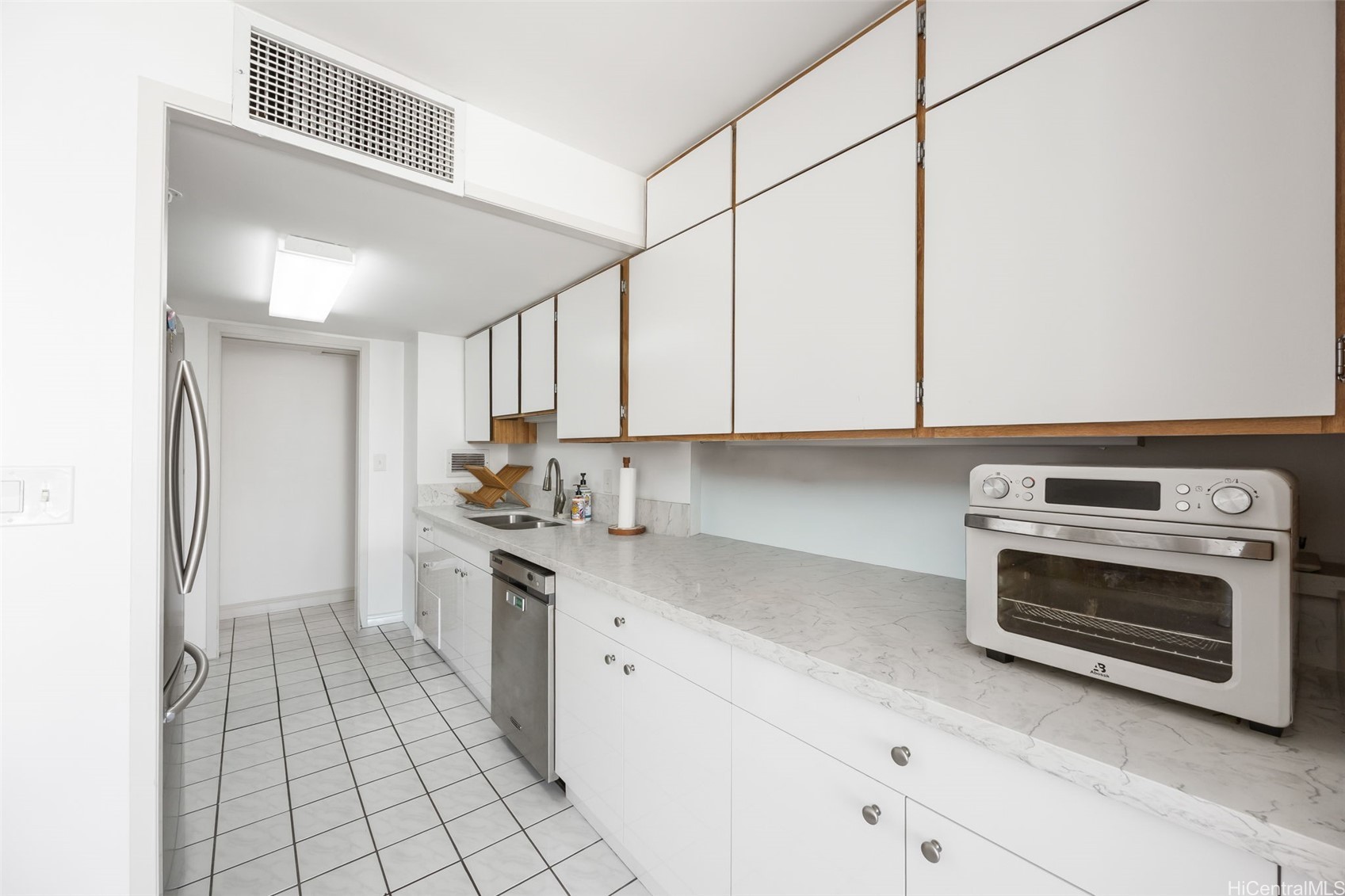 250 Ohua Avenue 9c Property Photo 13