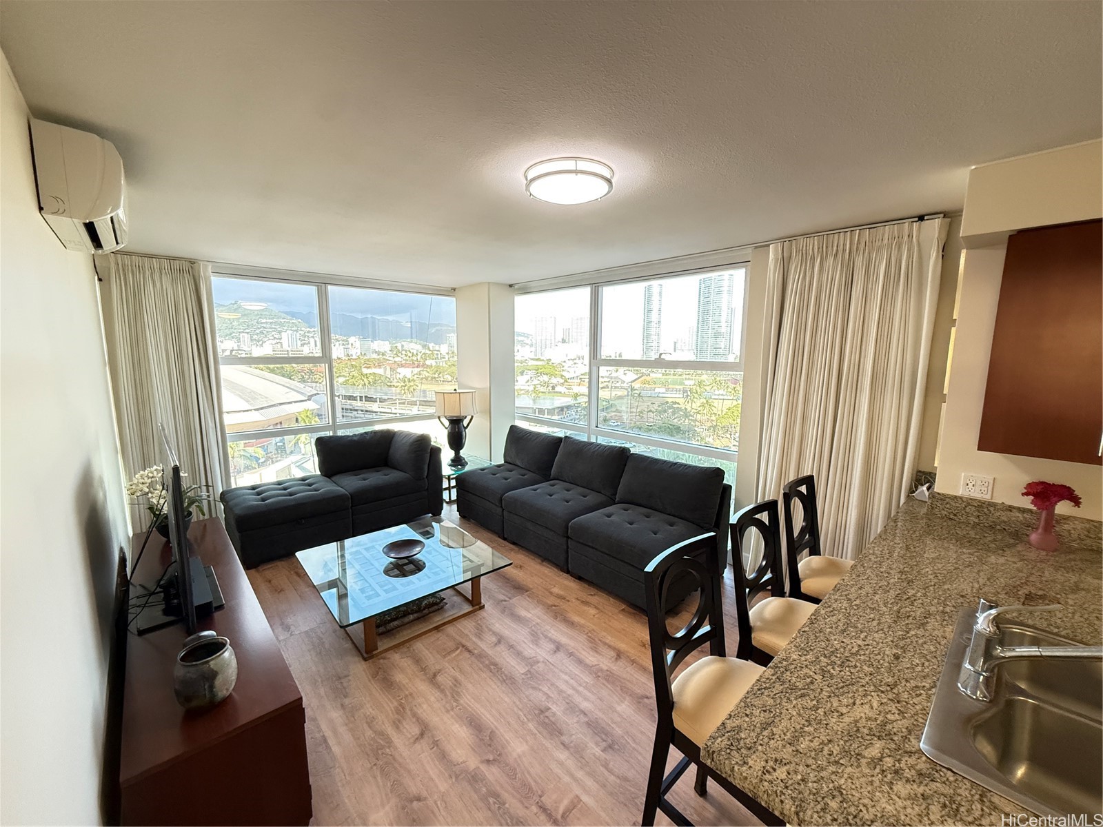 909 Kapiolani Boulevard 1008 Property Photo 6