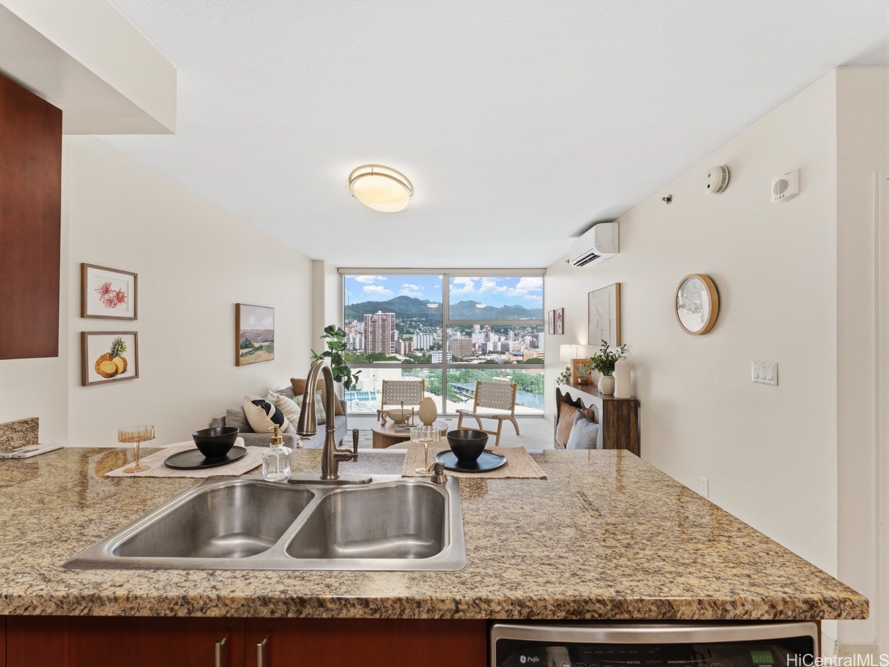 909 Kapiolani Boulevard 2105 Property Photo 8