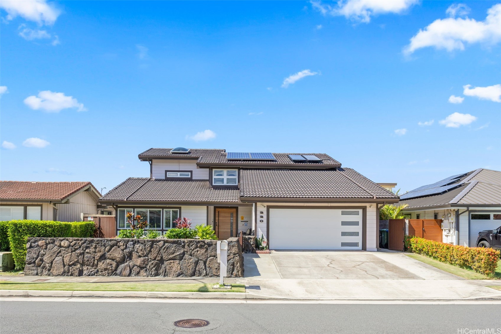 220 Kaiolohia Place Property Photo 1
