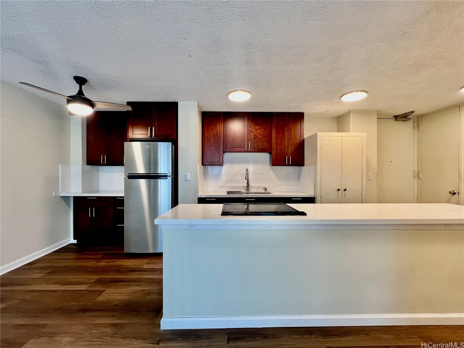 2415 Ala Wai Boulevard 1704 Property Photo 5