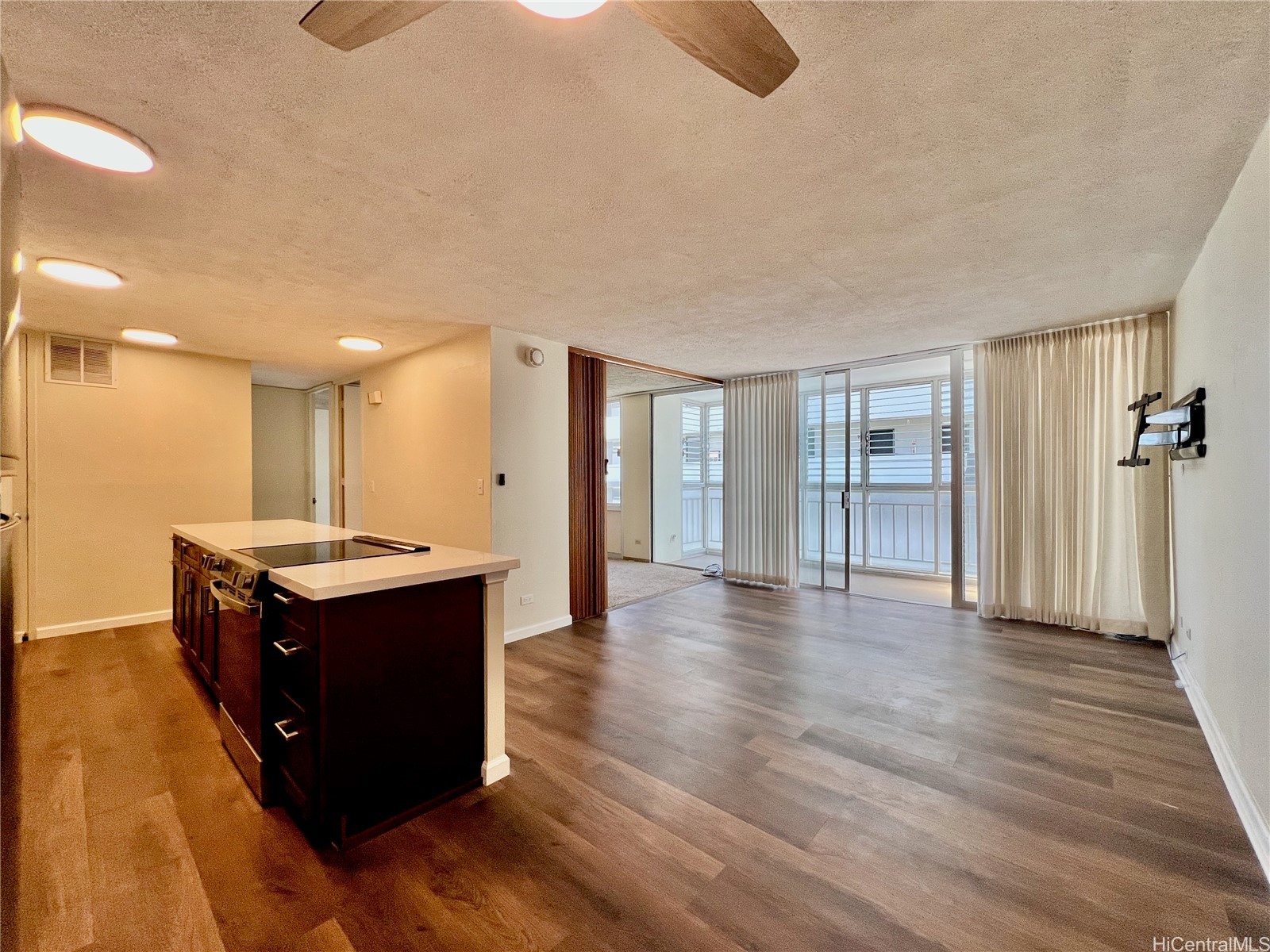 2415 Ala Wai Boulevard 1704 Property Photo 7