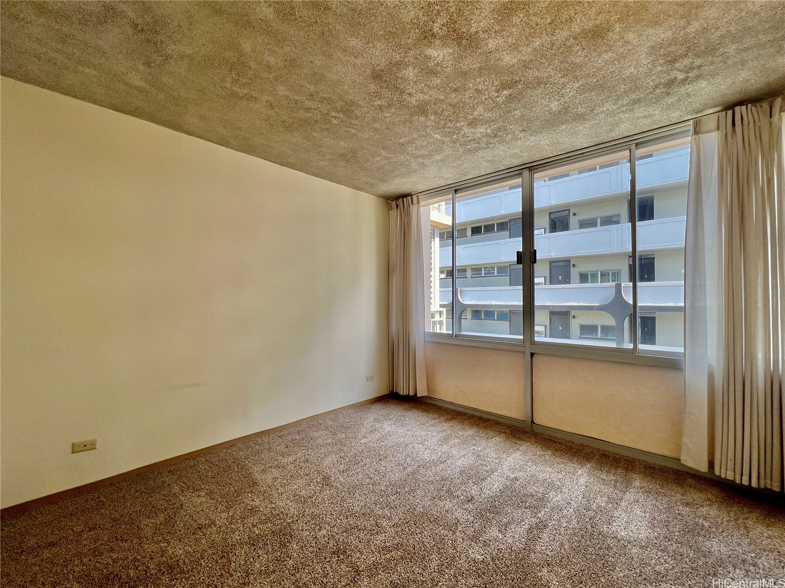 2415 Ala Wai Boulevard 1704 Property Photo 12