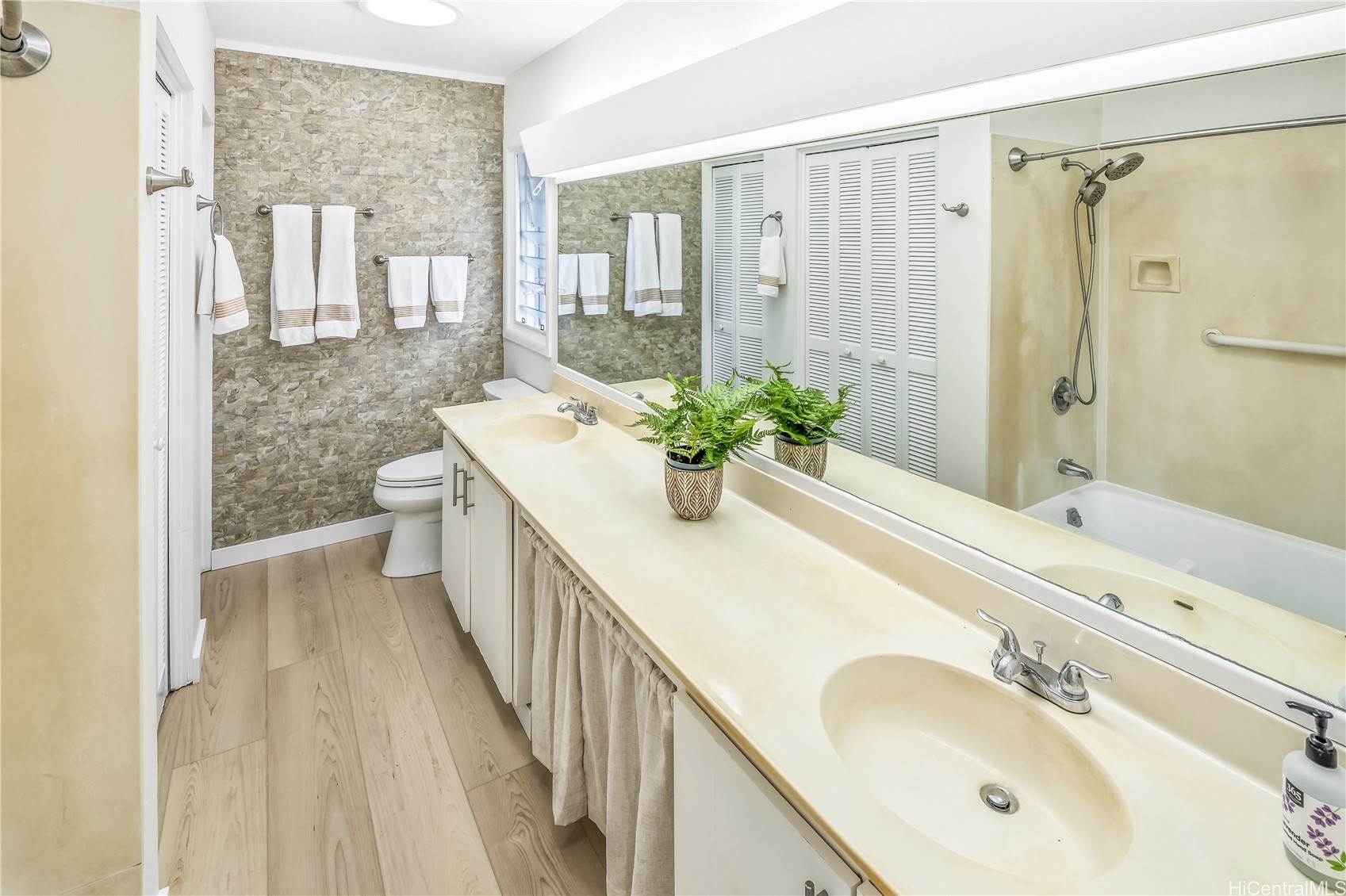 808 Koko Isle Circle 2201 Property Photo 11