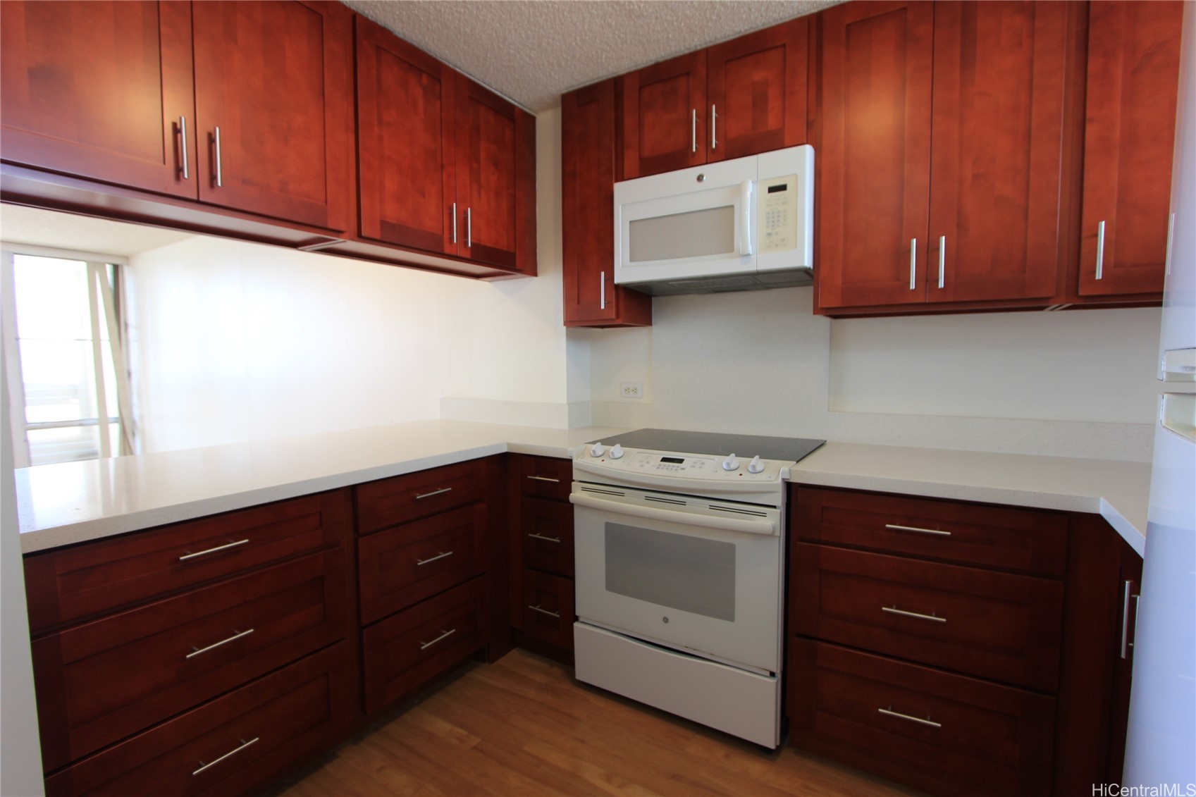 555 University Avenue 1207 Property Photo 4