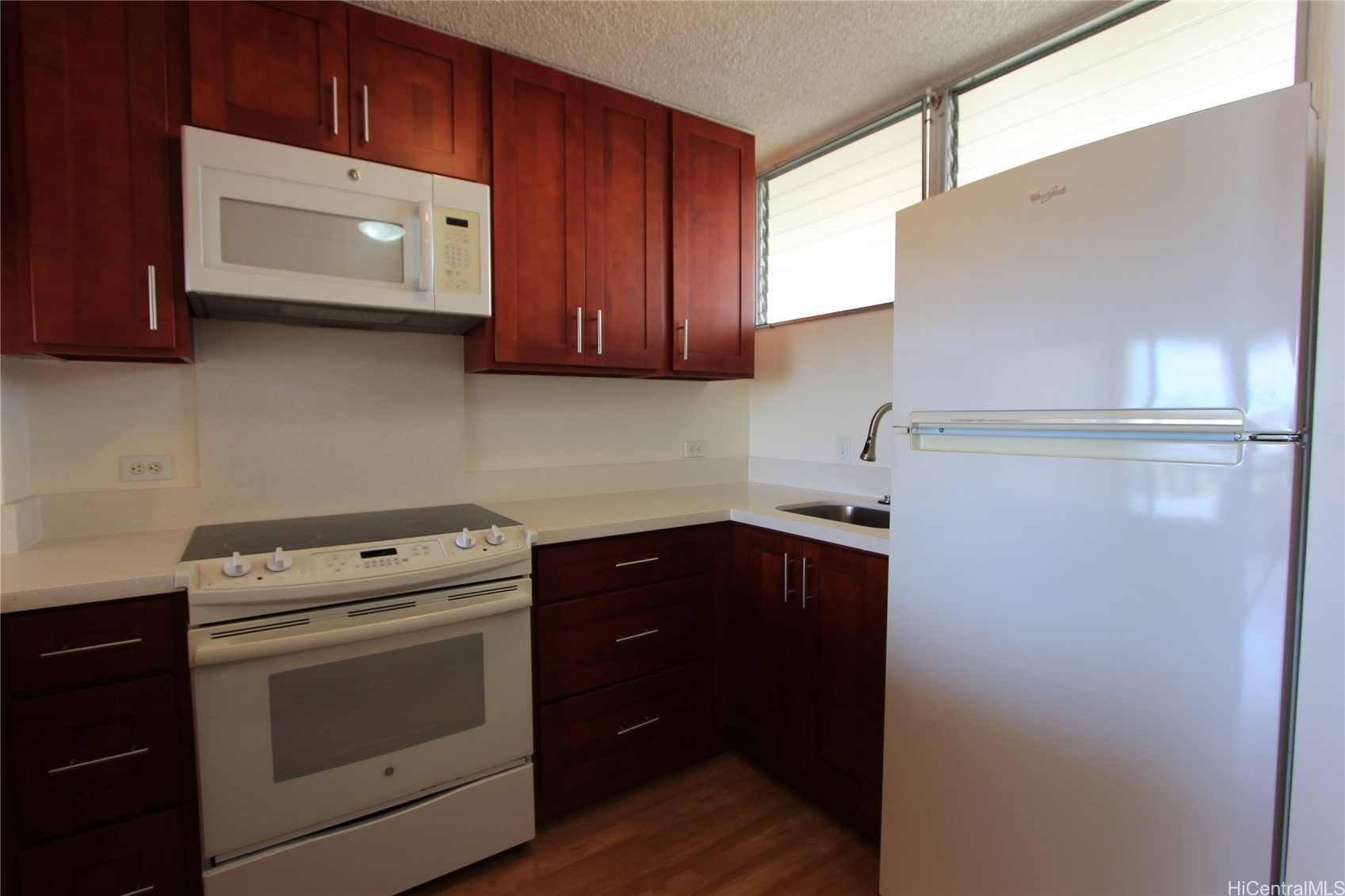 555 University Avenue 1207 Property Photo 5