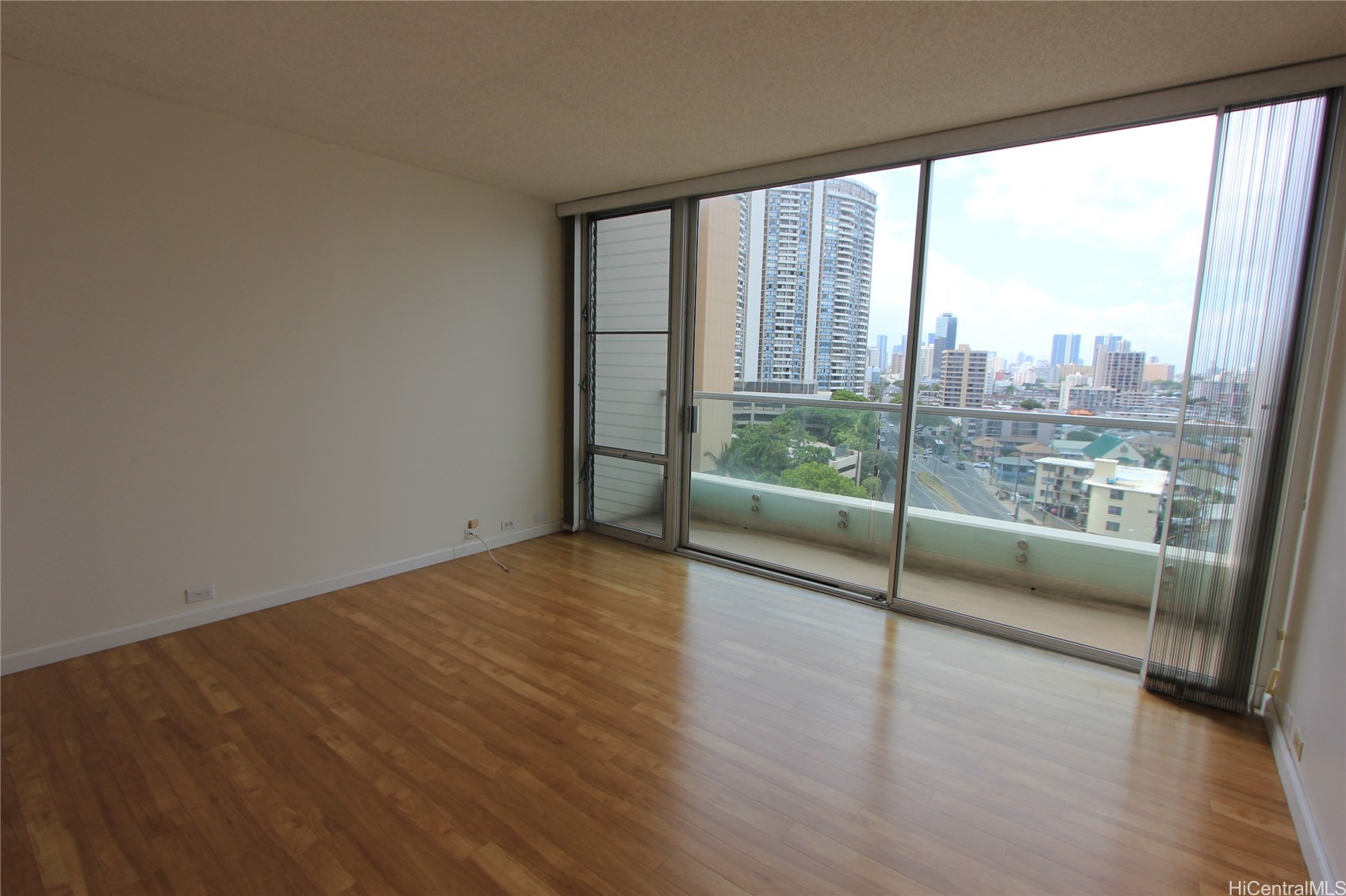 555 University Avenue 1207 Property Photo 12