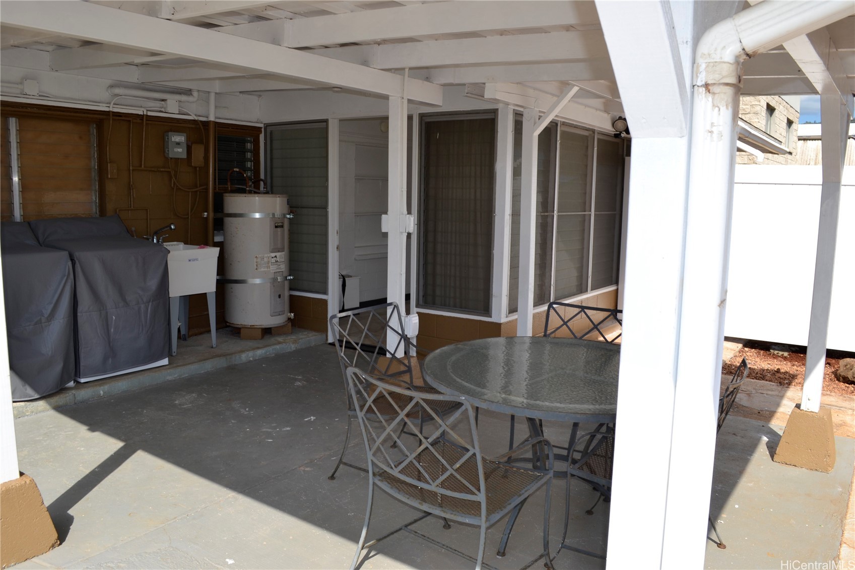 933 22nd Avenue Back Unit Property Photo 2