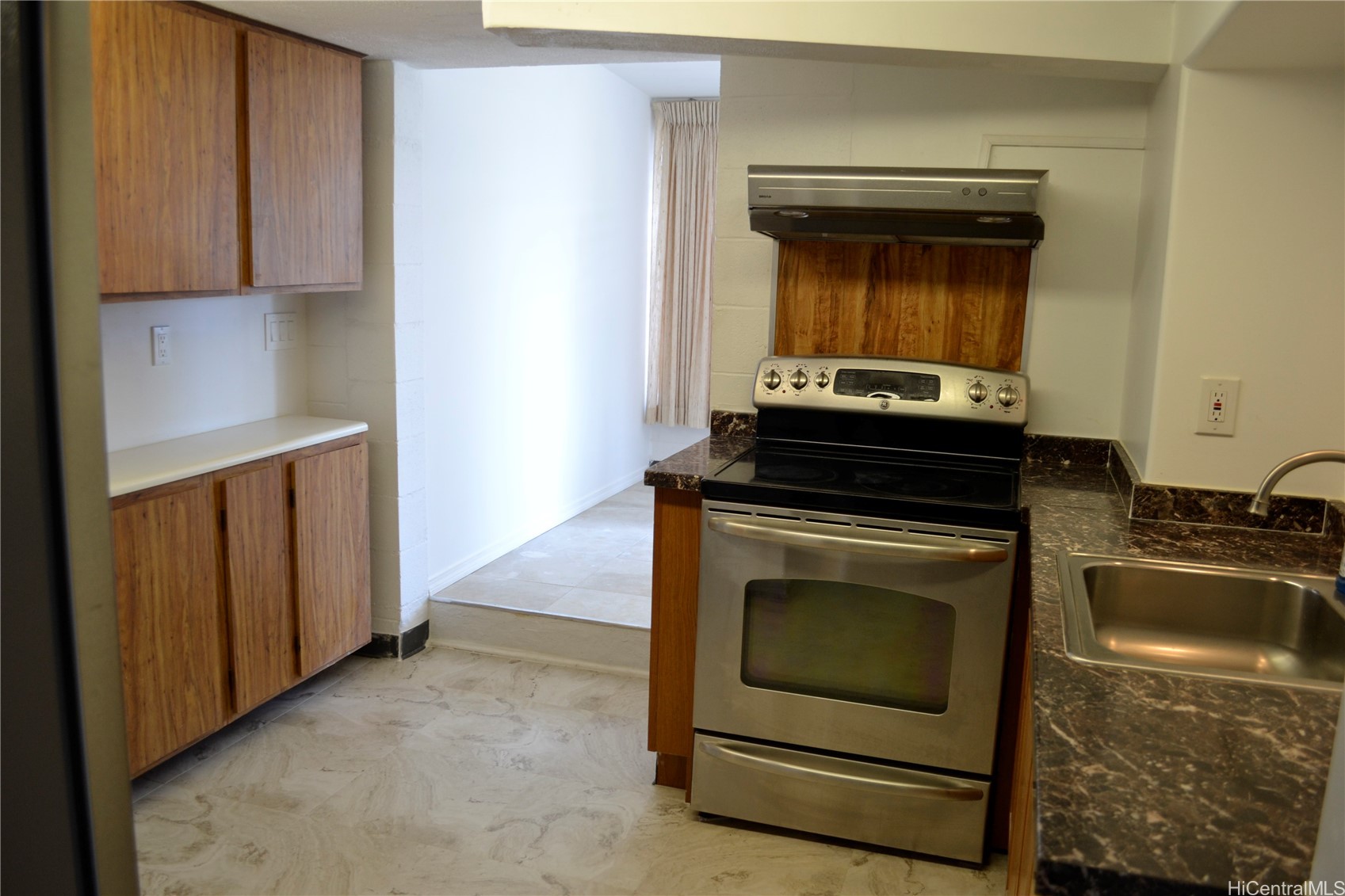 933 22nd Avenue Back Unit Property Photo 6