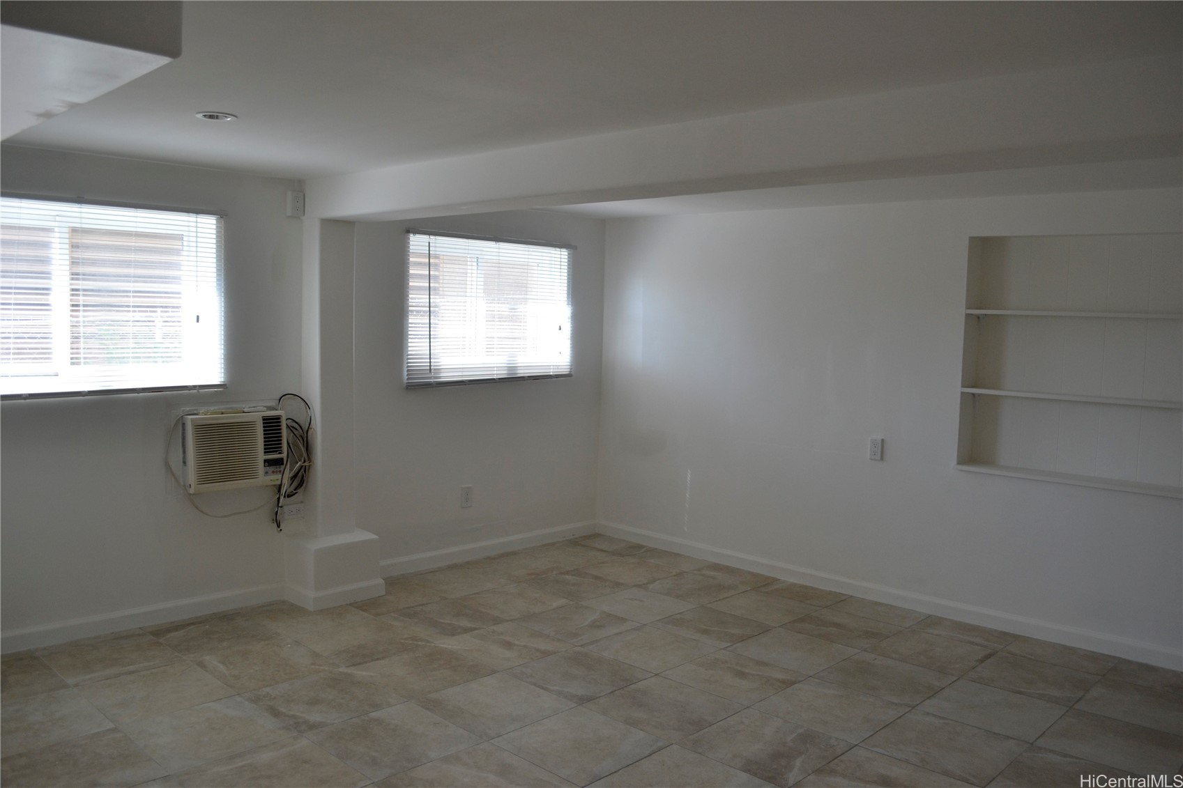 933 22nd Avenue Back Unit Property Photo 9