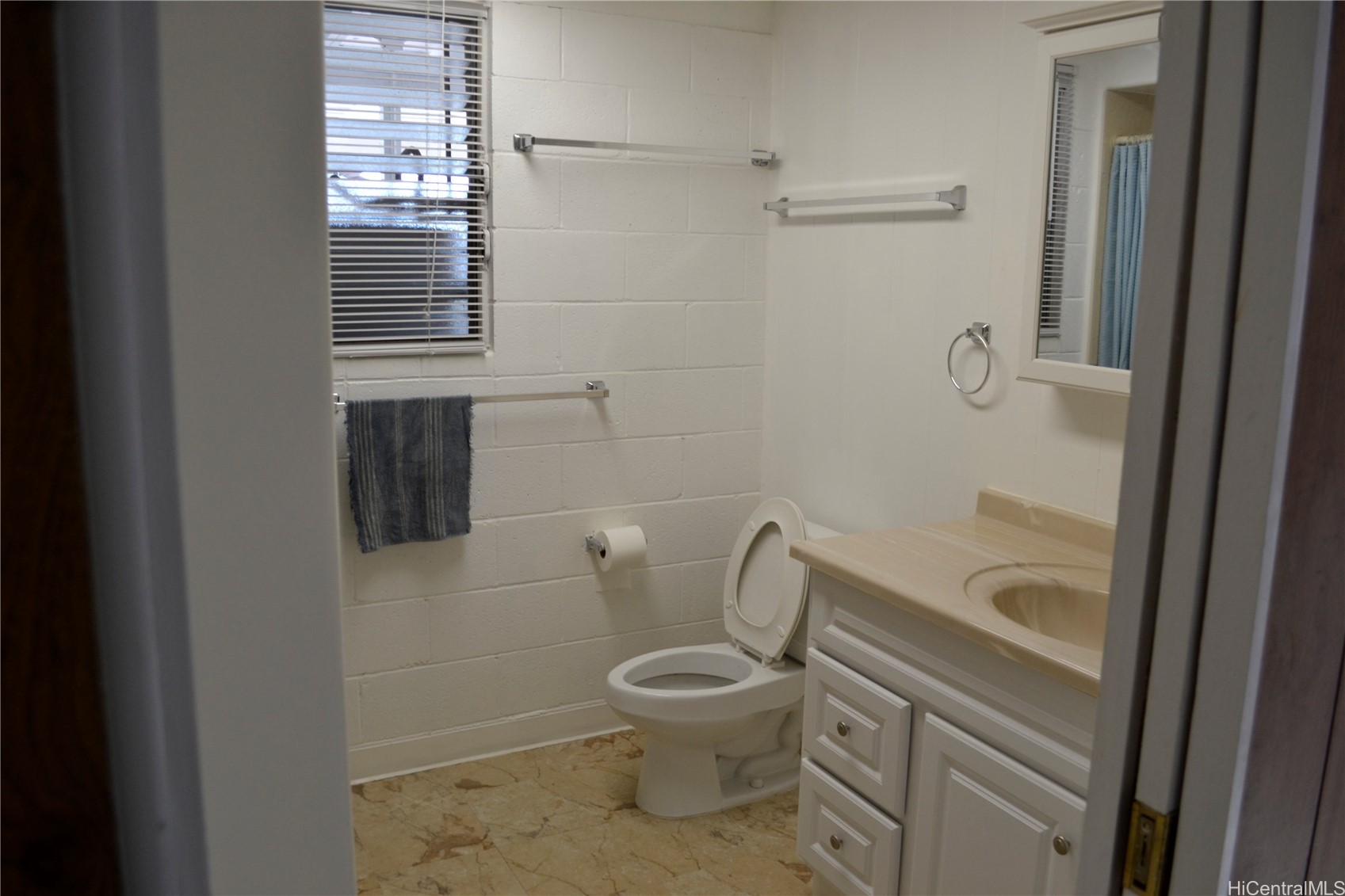 933 22nd Avenue Back Unit Property Photo 11
