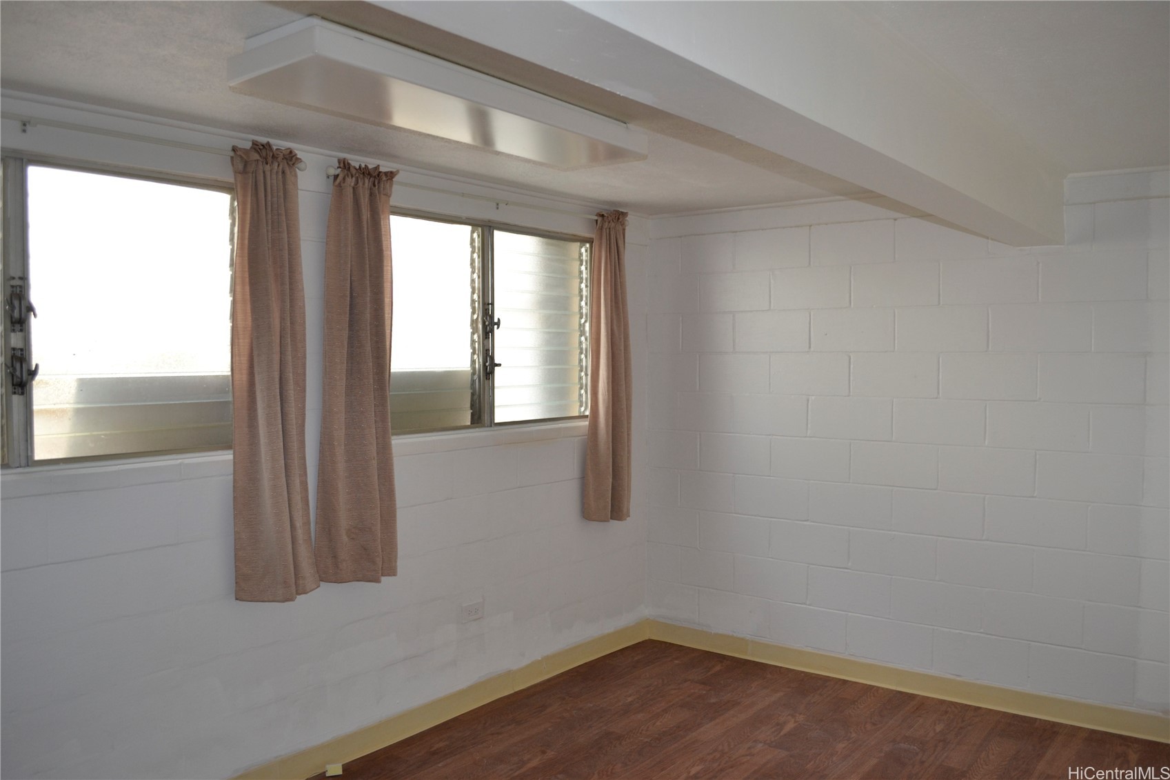 933 22nd Avenue Back Unit Property Photo 14