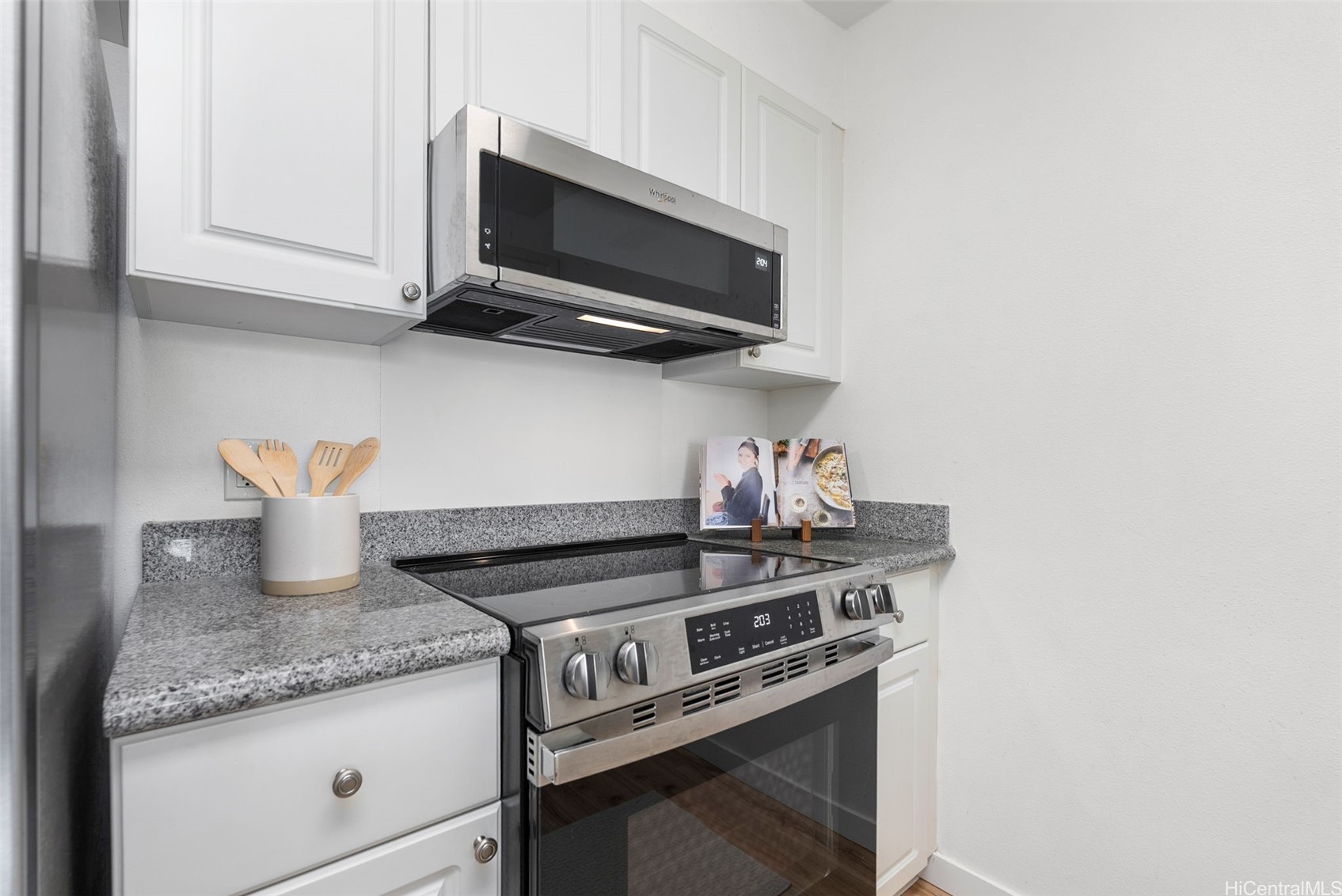 801 South Street 4202 Property Photo 11