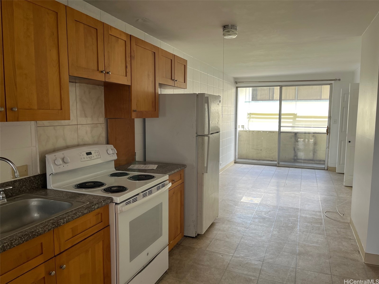 1233 Young Street Property Photo 2