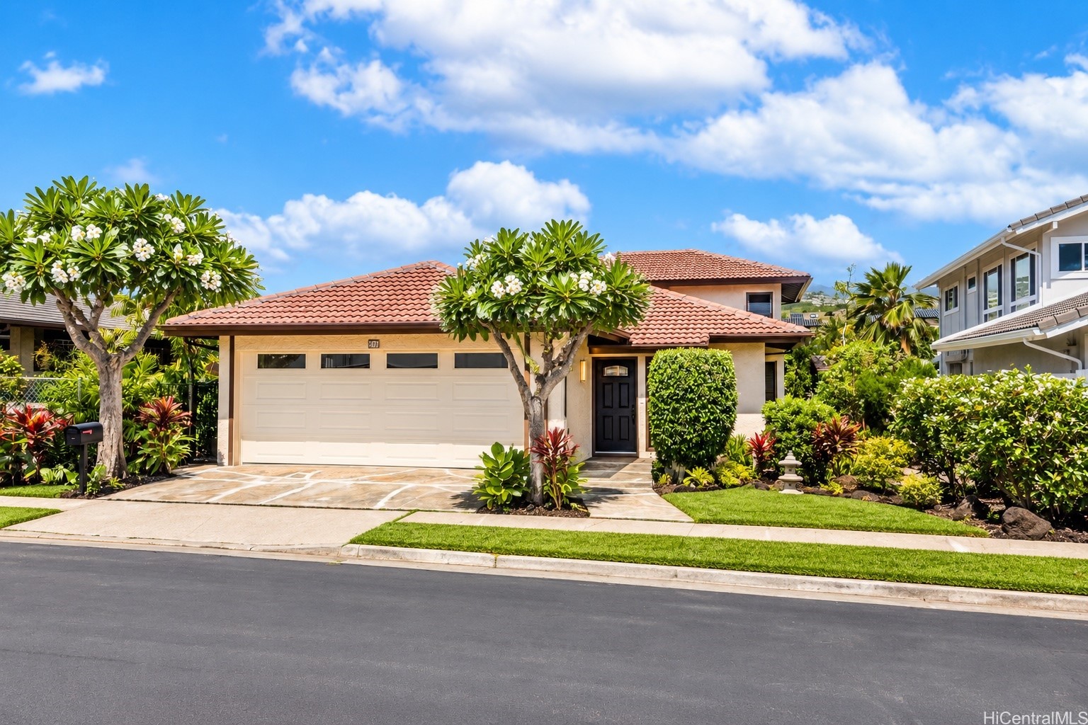 677 Hunalewa Street Property Photo 1