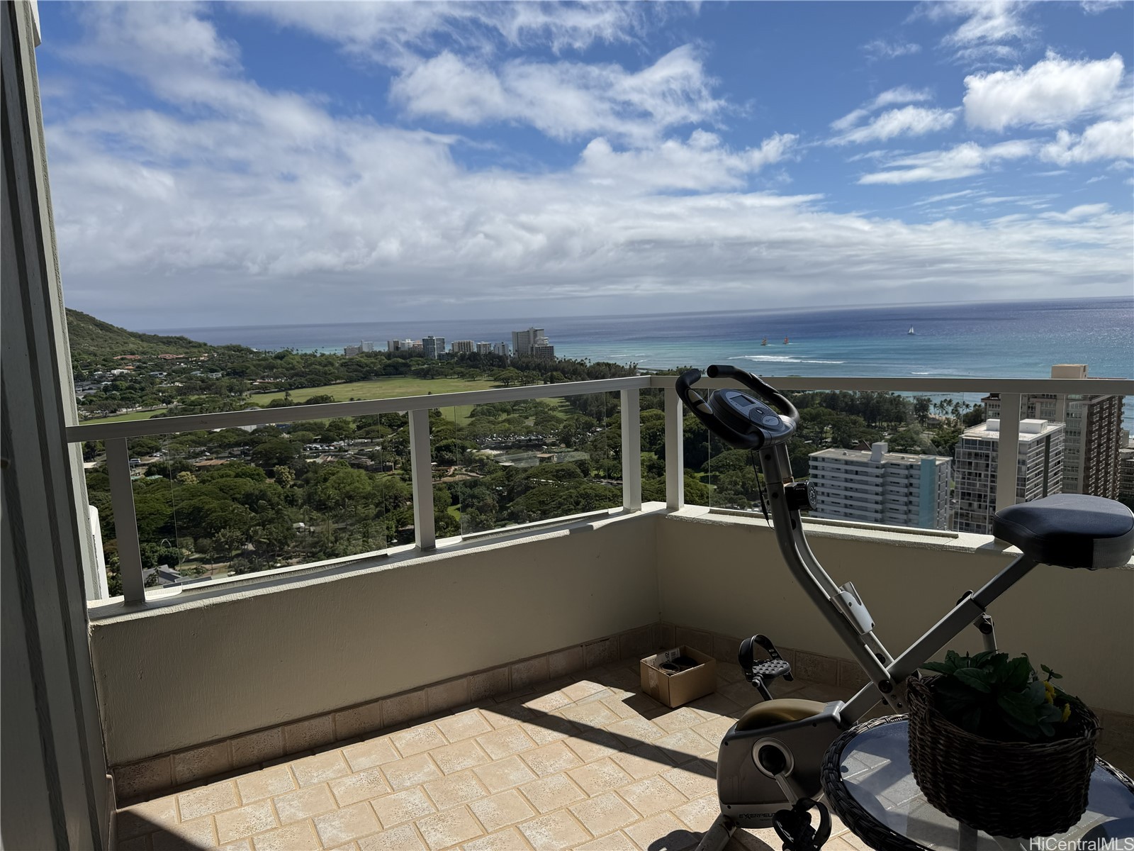 2600 Pualani Way 3302 Property Photo 18