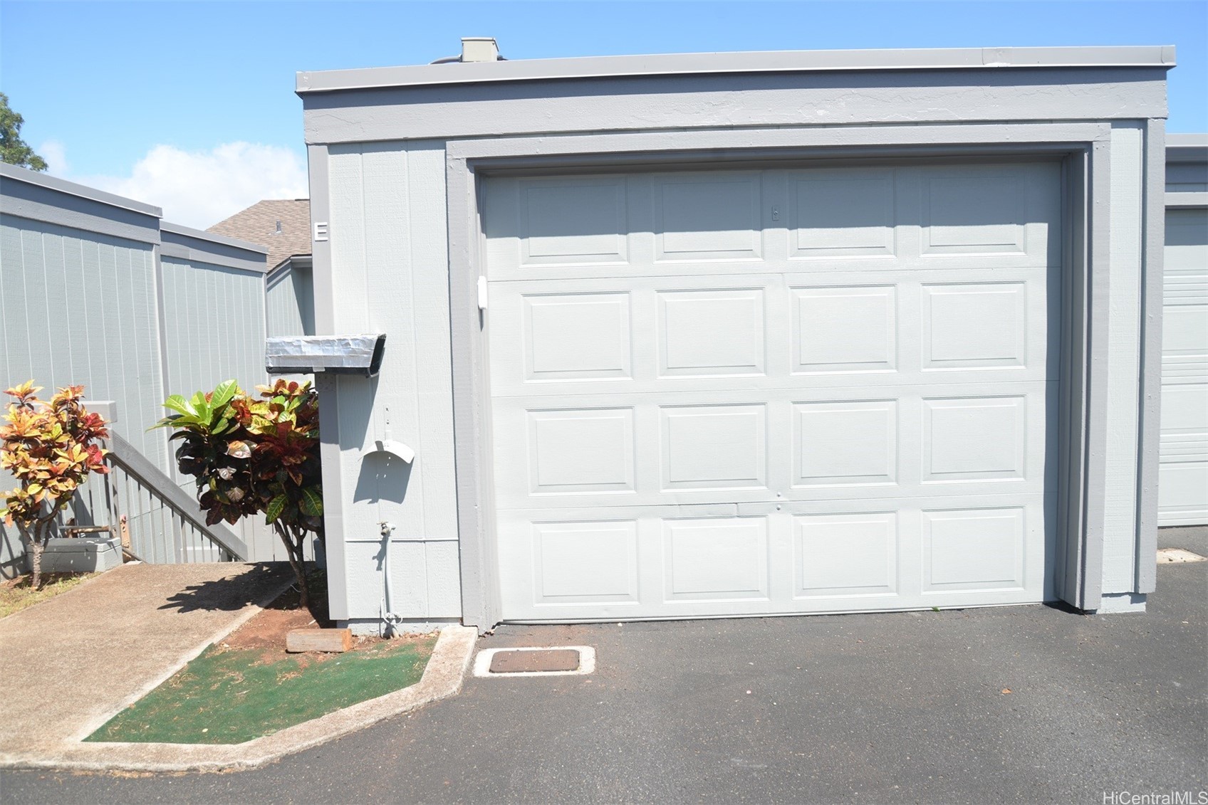 98-1483 Kaahumanu Street E180 Property Photo 1