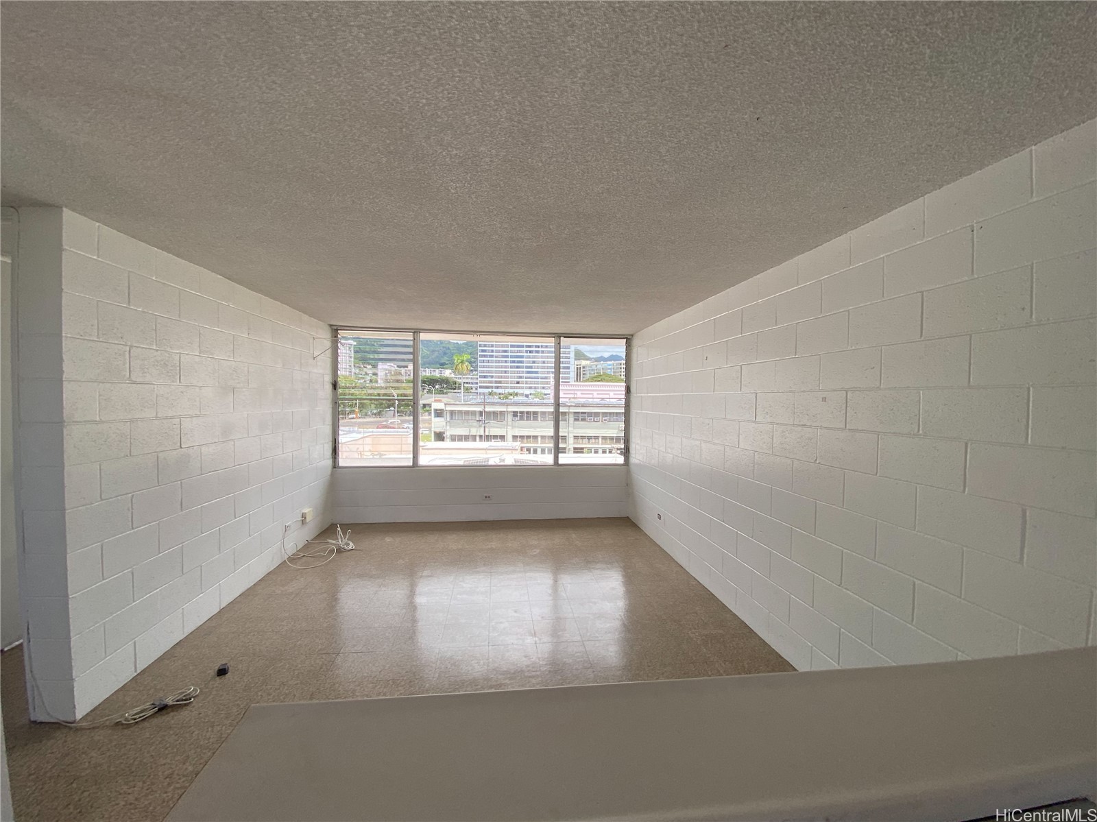 1403 Makiki Street B402 Property Photo 3