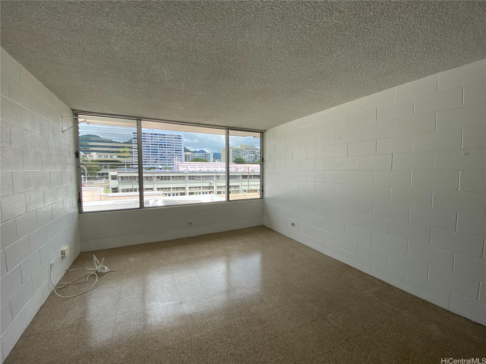 1403 Makiki Street B402 Property Photo 4