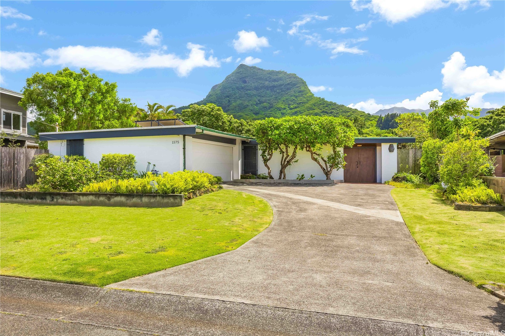 1575 Ulupii Street Property Photo 1