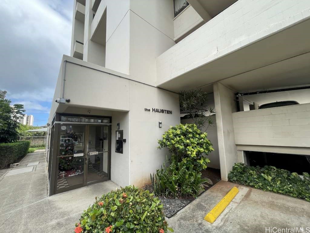 739 Hausten Street 802 Property Photo 14