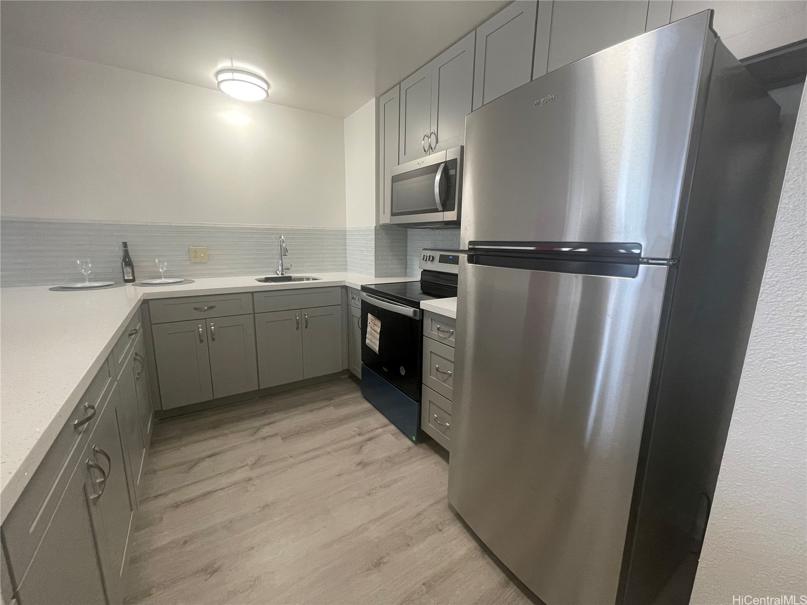 55 S Kukui Street D1115 Property Photo 1