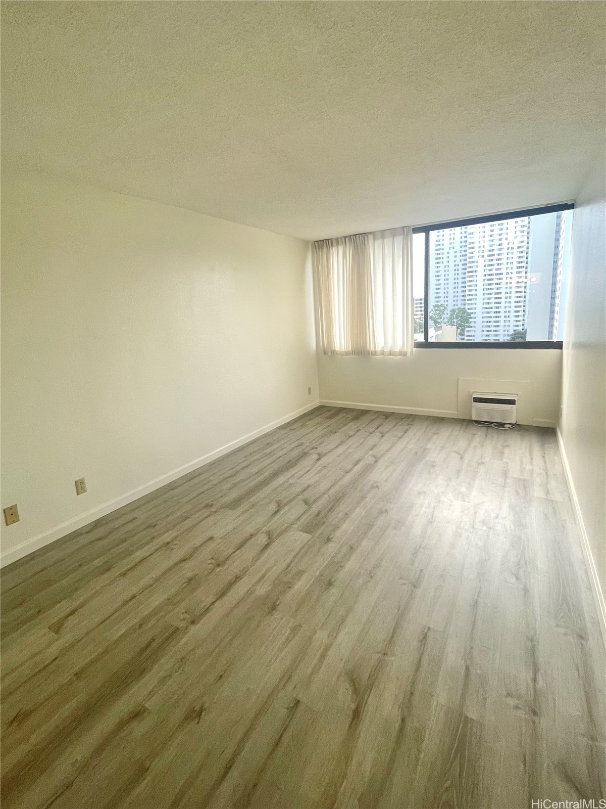 55 S Kukui Street D1115 Property Photo 3