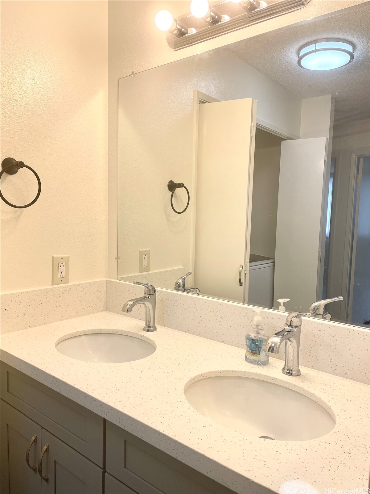 55 S Kukui Street D1115 Property Photo 11