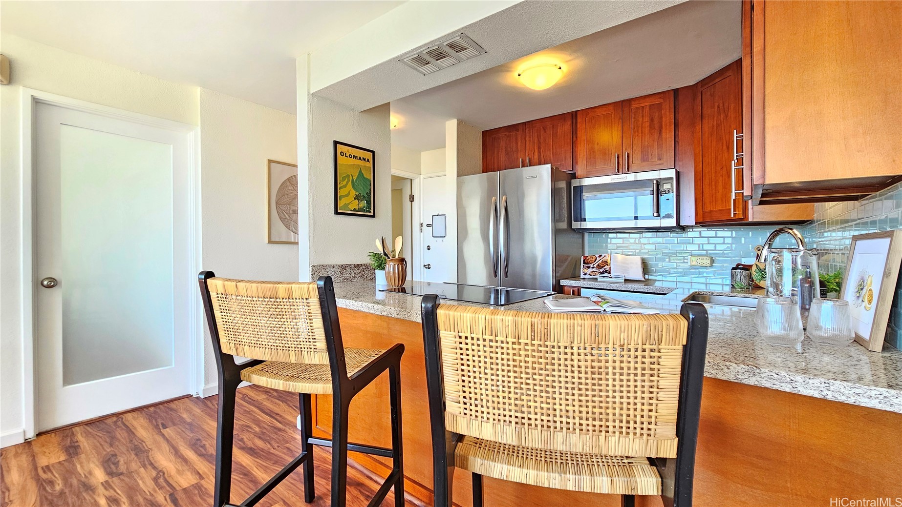 1054 Green Street 607 Property Photo 6