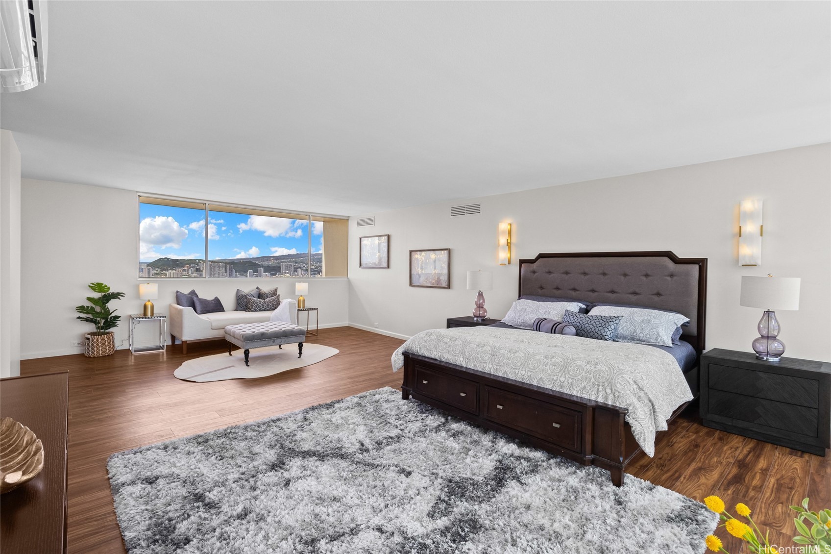555 University Avenue 1 Property Photo 15