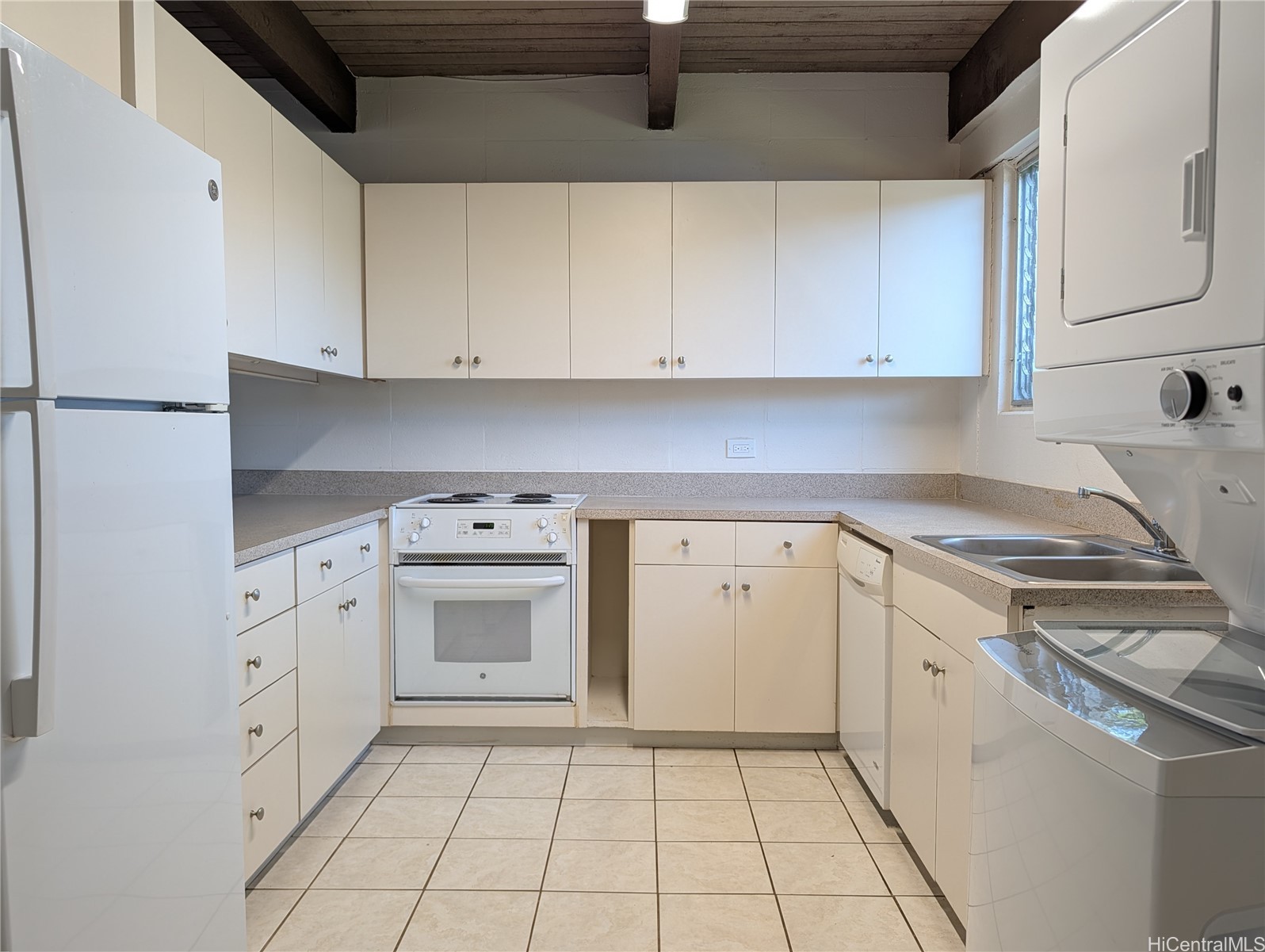 4904 Kilauea Avenue 2 Property Photo 1