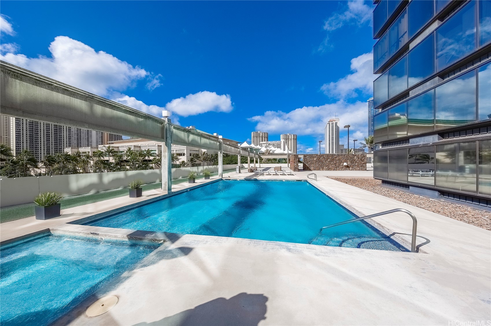 1750 Kalakaua Avenue 1402 Property Photo 1